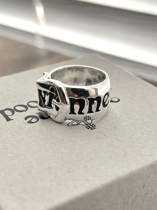 vivienne westwood belt ring