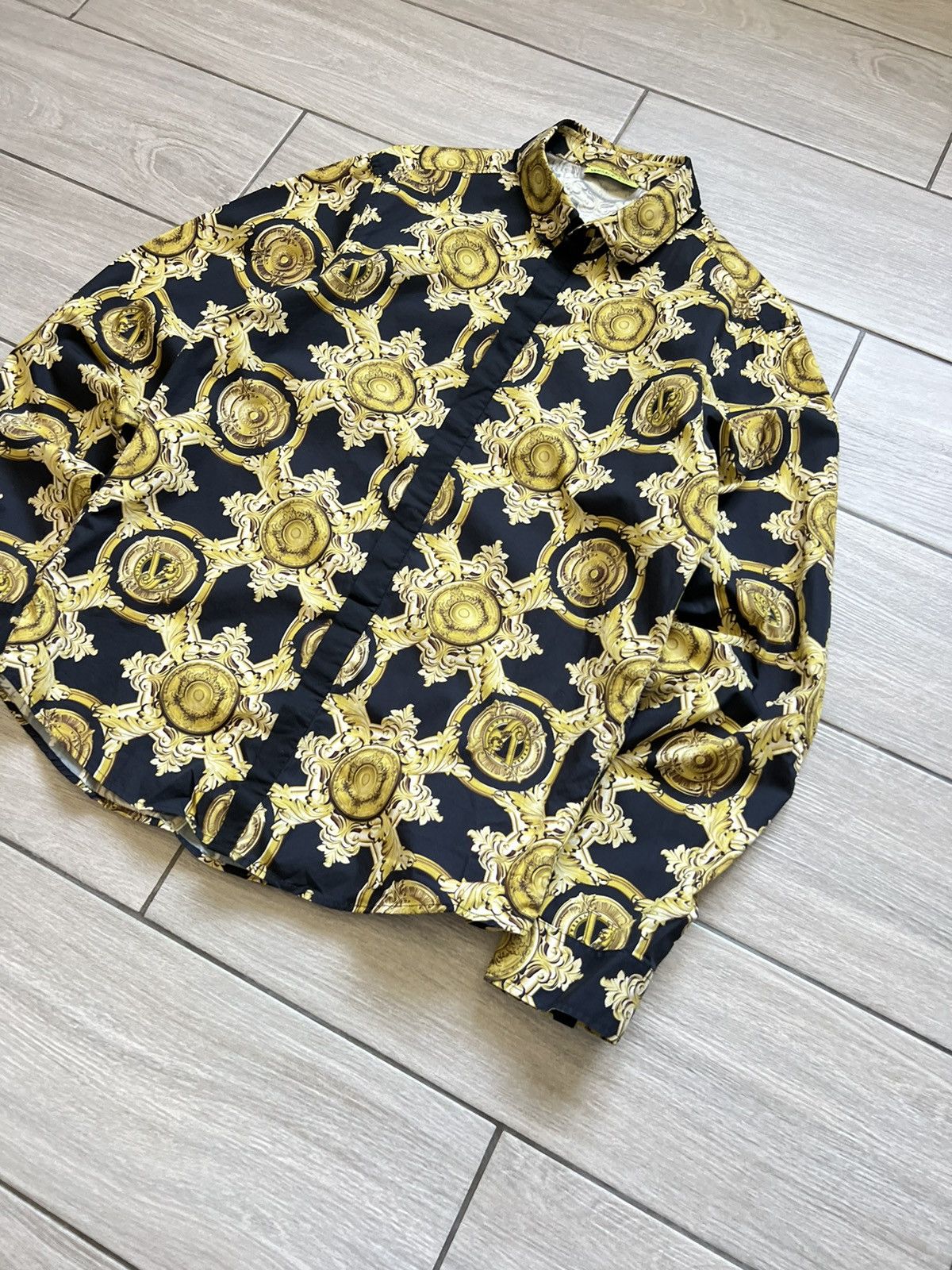 Versace Versace Baroque Print Shirt Gold Made in Italy Size US L / EU 52-54 / 3 - 12 Thumbnail