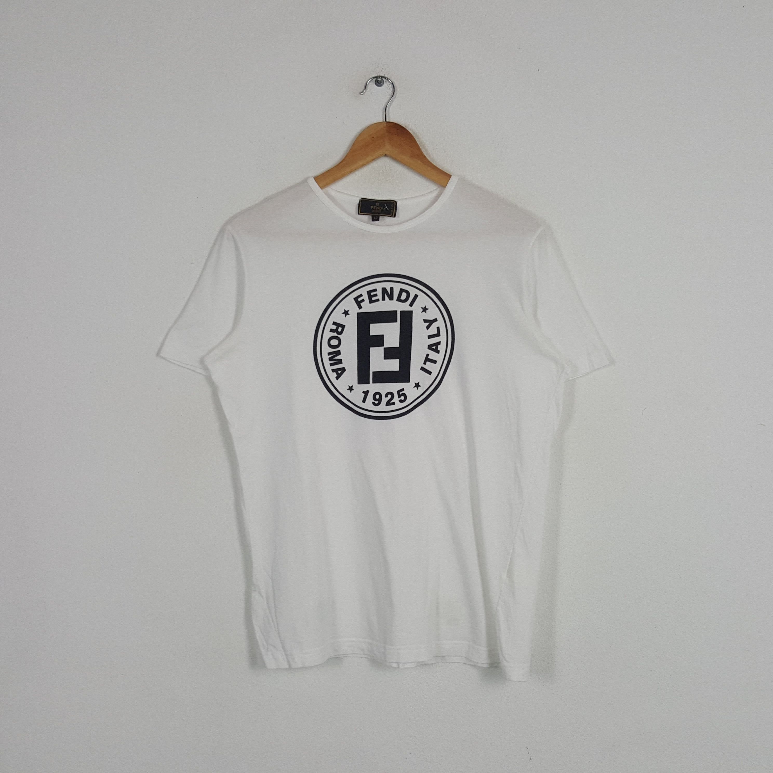 Vintage Vintage Fendi Italian Brand Big Logo Tshirt Size US M / EU 48-50 / 2 - 1 Thumbnail