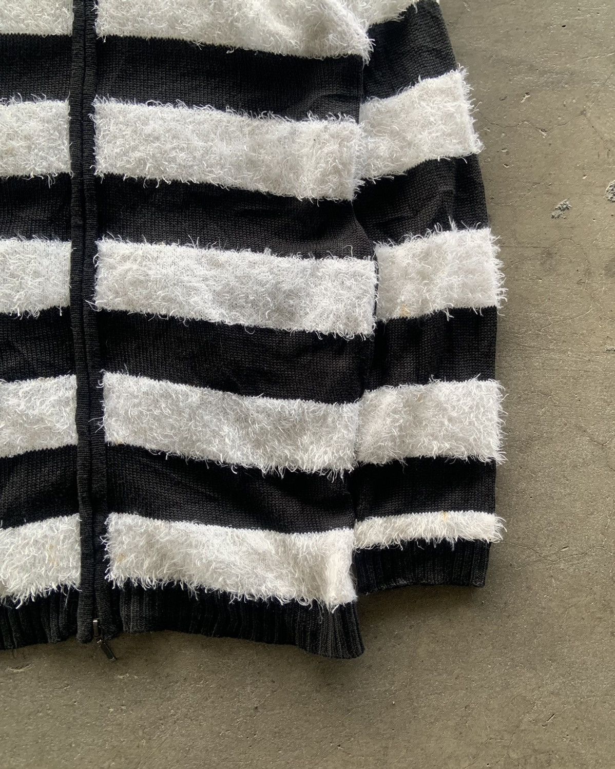 If Six Was Nine × Japanese Brand × Le Grande Bleu (L.G.B.) 2000s Metal System Ifsixwasnine lgb Fuzzy Mohair Zip Up Knit Size US L / EU 52-54 / 3 - 2 Thumbnail