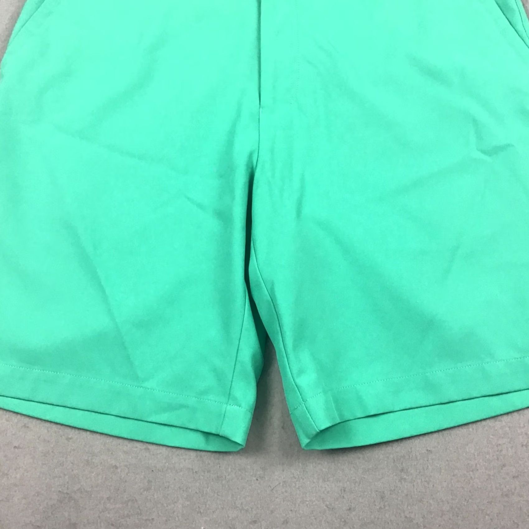 Peter Millar Peter Millar Shorts Men 34 Green Solid Pockets Chino Flat Front Golf Wicking Size US 34 / EU 50 - 3 Thumbnail