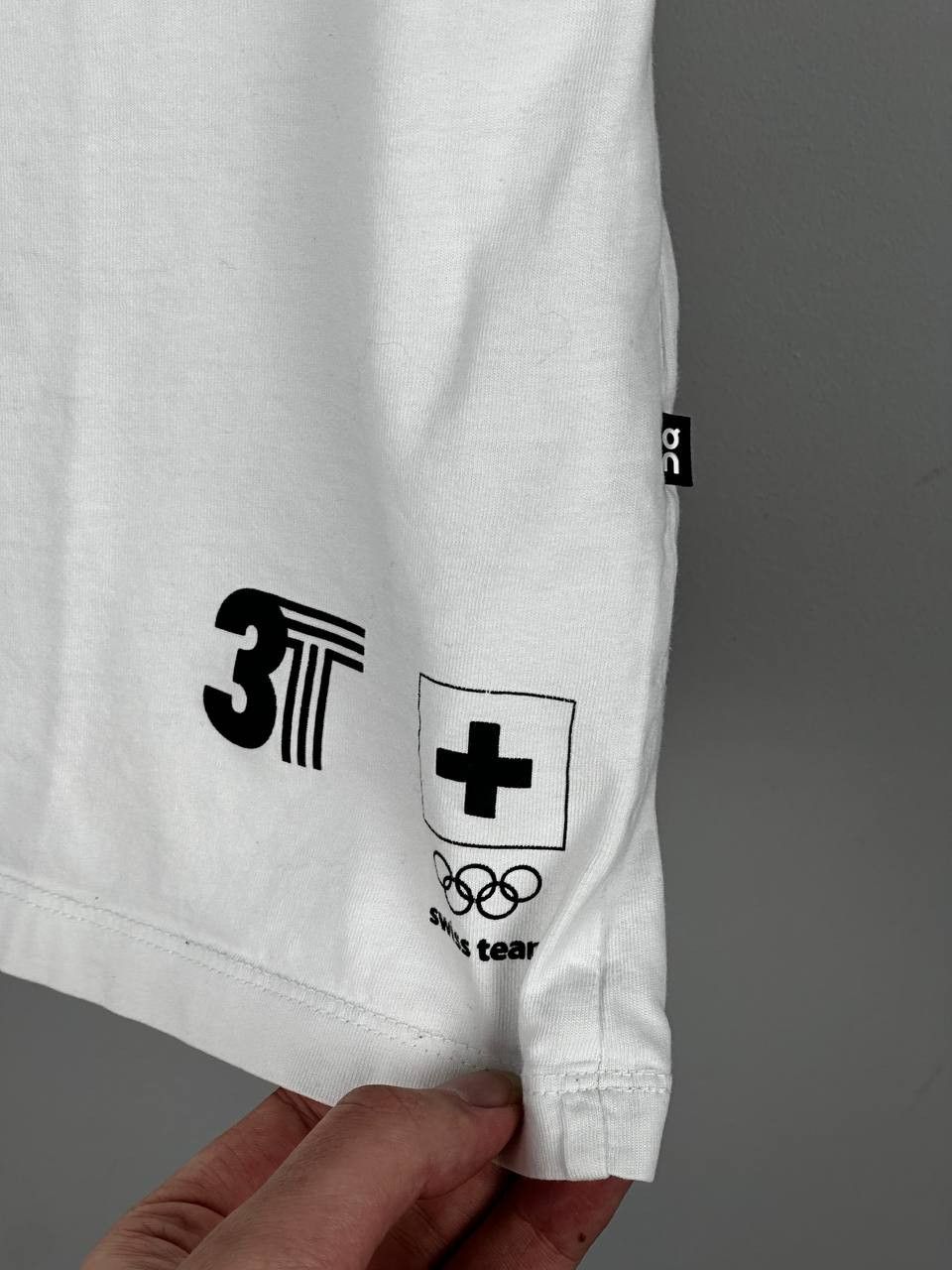 On ON Running Tokyo 2020 Olympic Games Swish T Shirt Size US L / EU 52-54 / 3 - 4 Thumbnail