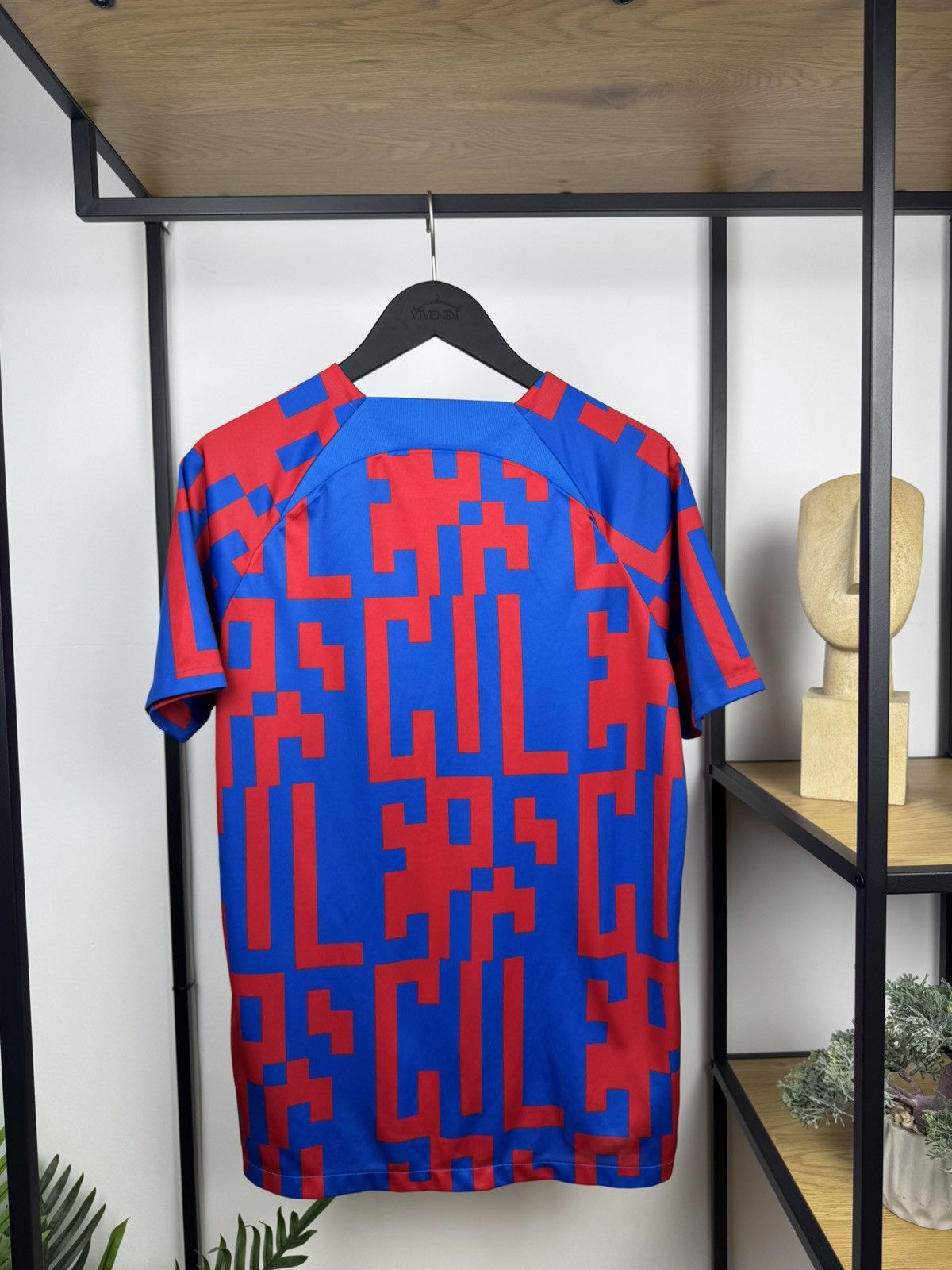 Nike FC Barcelona 2022/2023 Pre-Match Jersey Mens L Size US L / EU 52-54 / 3 - 7 Thumbnail