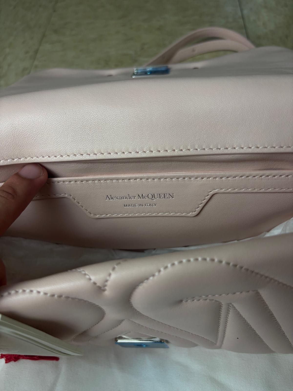 Alexander McQueen Alexander McQueen The Seal bag in pink quilted lambskin Size ONE SIZE - 8 Thumbnail