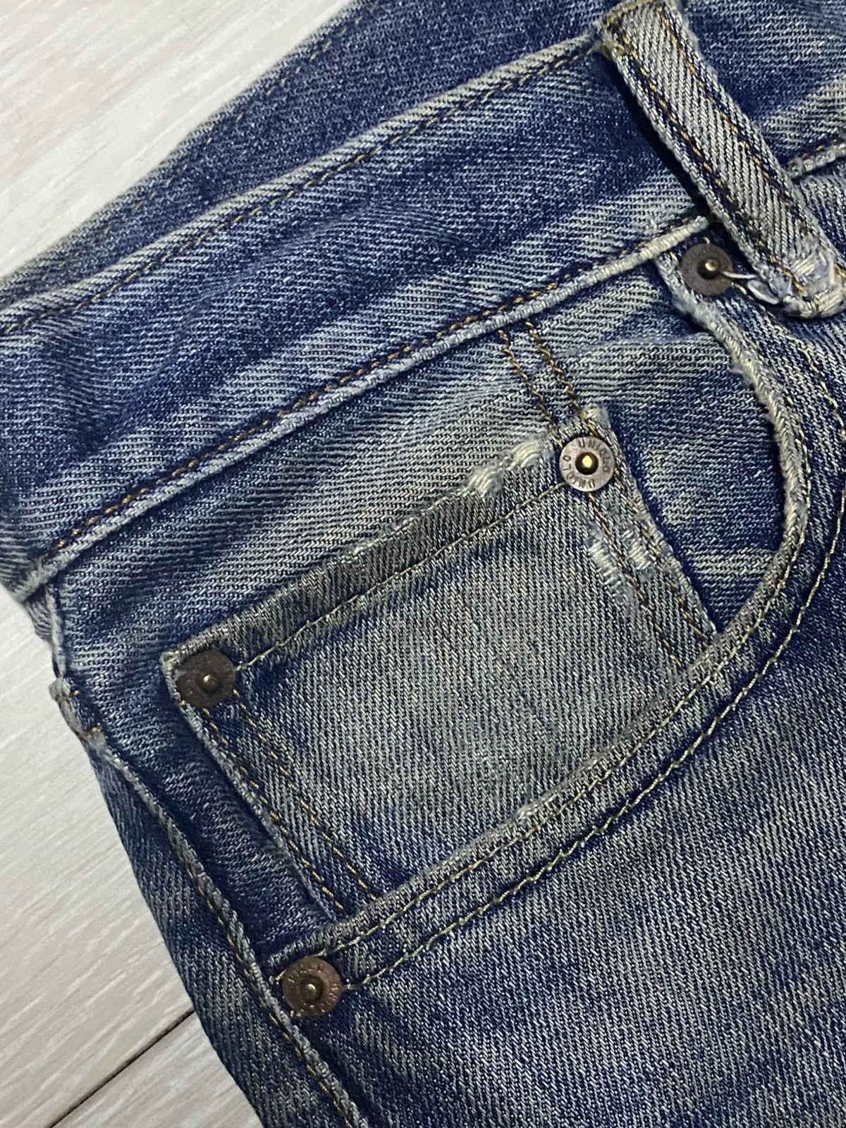 Japanese Brand Vintage Japanese Brand Uniqlo Fade Wash Lose Straight Jeans Size US 34 / EU 50 - 6 Thumbnail