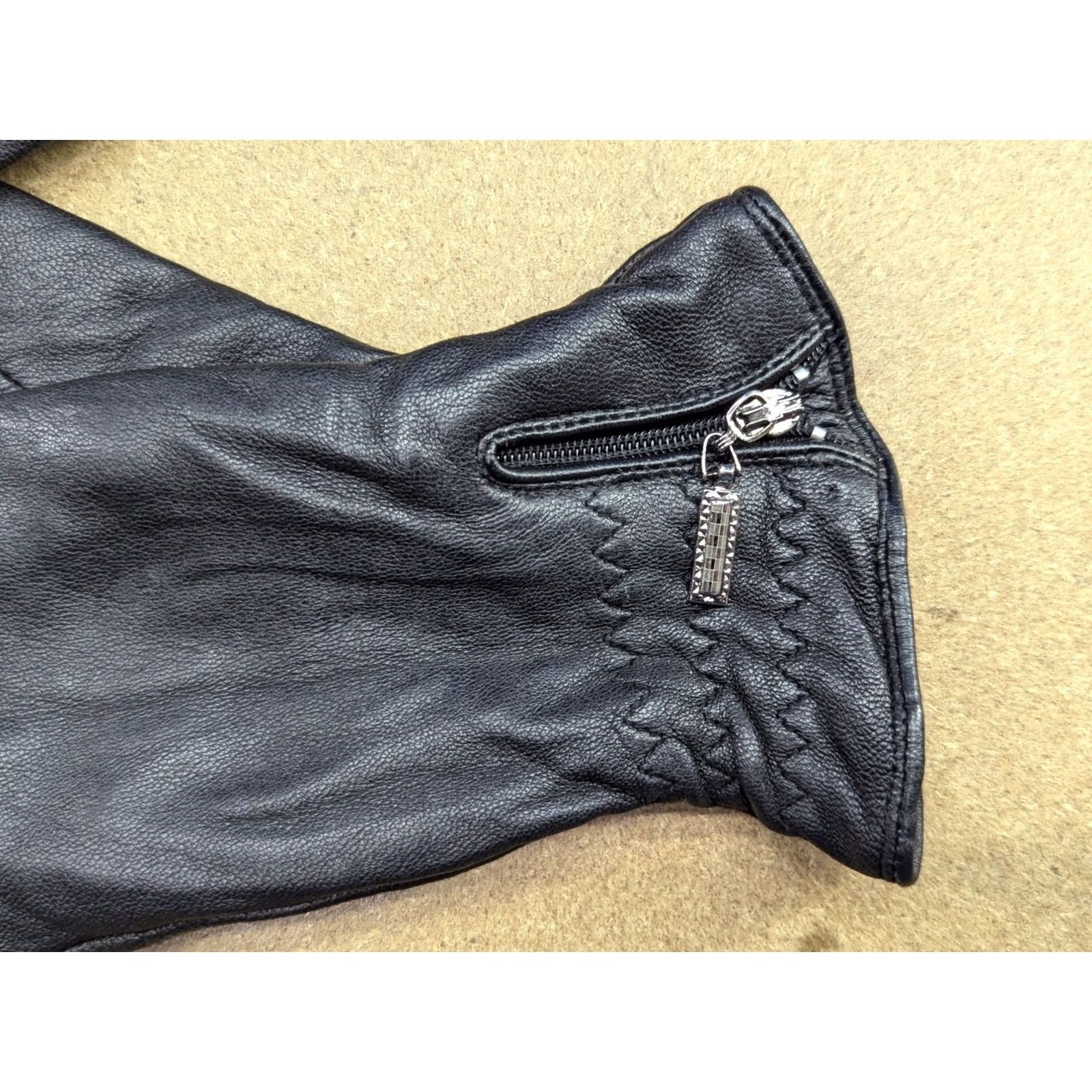 Vintage Genuine Leather Womens Gloves Size 7.5 Black Winter Lined Glove Ladies Fleece Lining Size M / US 6-8 / IT 42-44 - 4 Thumbnail