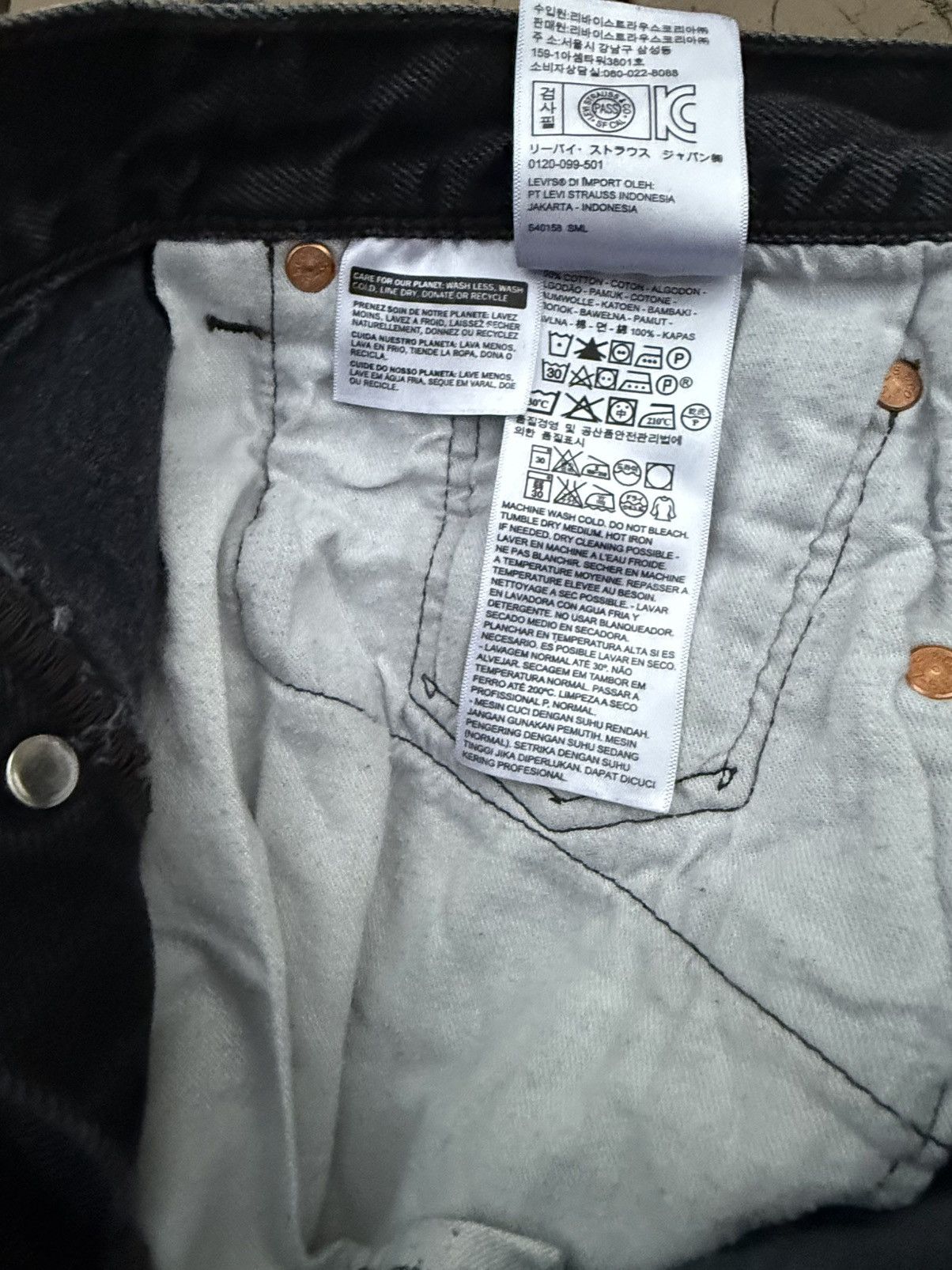 Levi's Levis 501 Button Fly Black Denim Jeans Mens Straight Leg Size US 37 - 9 Thumbnail