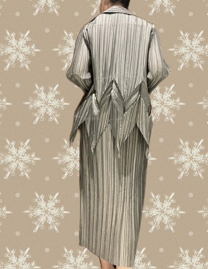 Issey Miyake Issey Miyake size:2 A grey main line glossy fabric flower Size M / US 6-8 / IT 42-44 - 4 Thumbnail