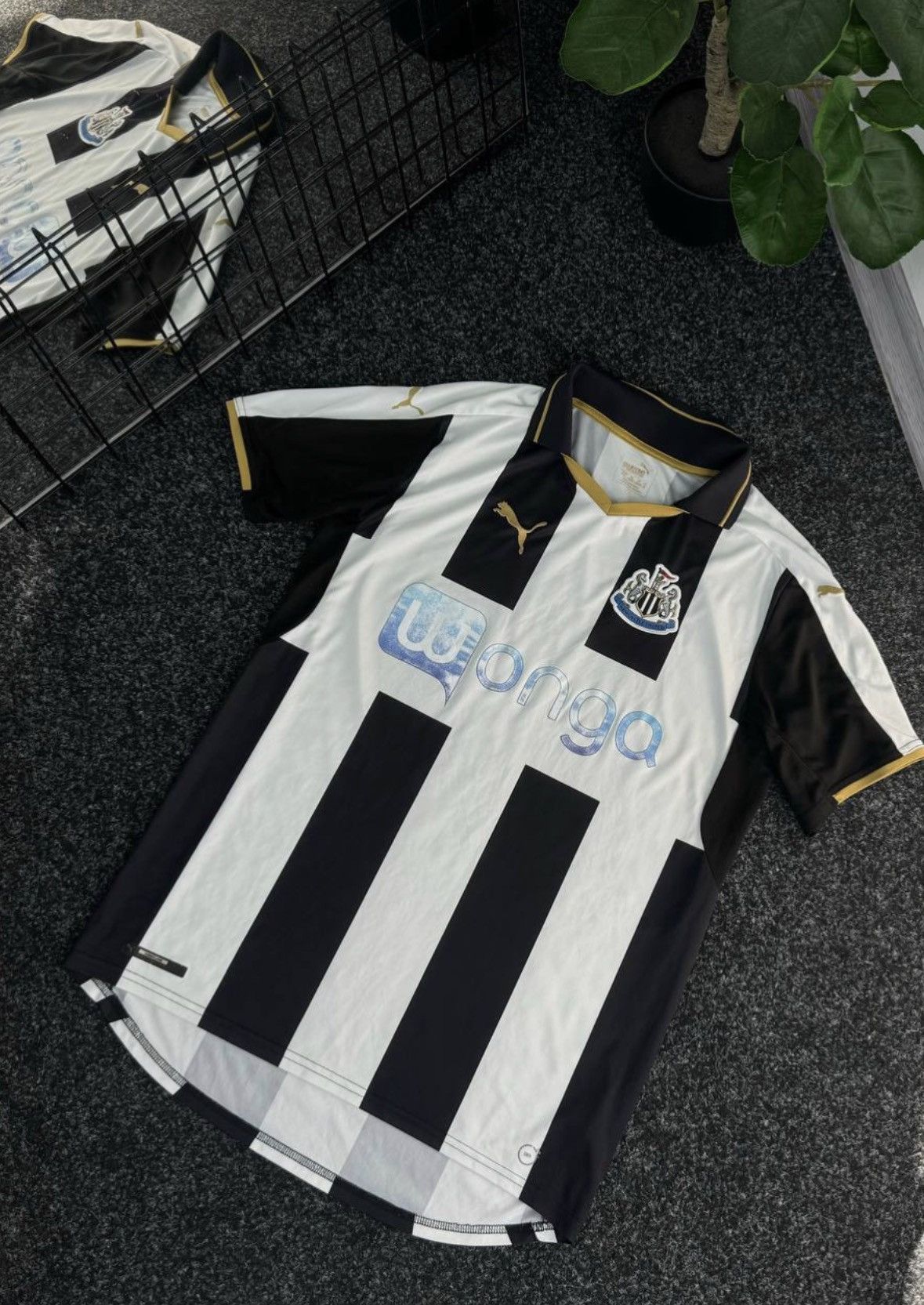 Puma FC Newcastle United Vintage Home Jersey Y2k Bloke-core Size US M / EU 48-50 / 2 - 1 Thumbnail