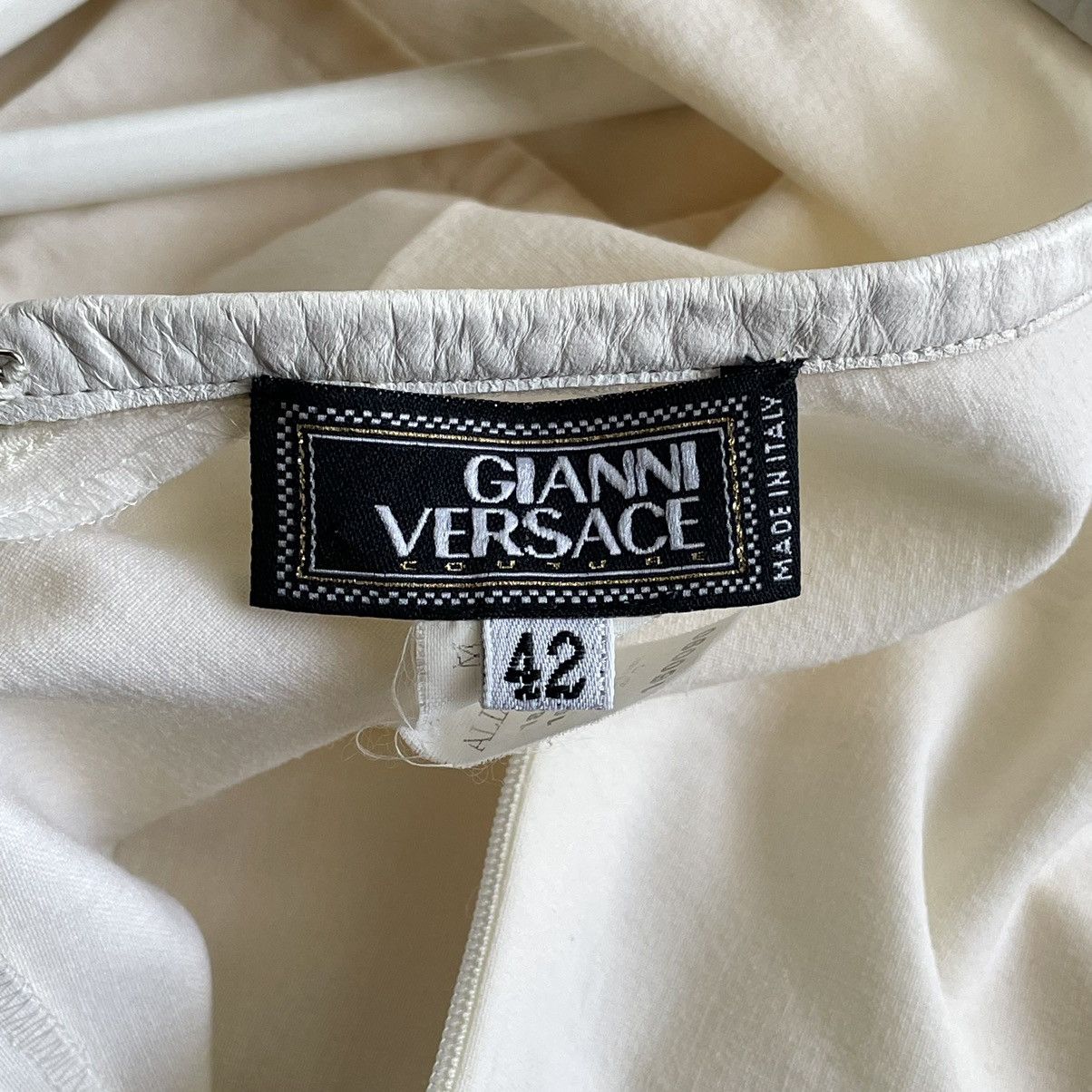 Versace × Vintage 90’s Gianni Versace Couture Leather V-Neck Dress Size M / US 6-8 / IT 42-44 - 18 Thumbnail