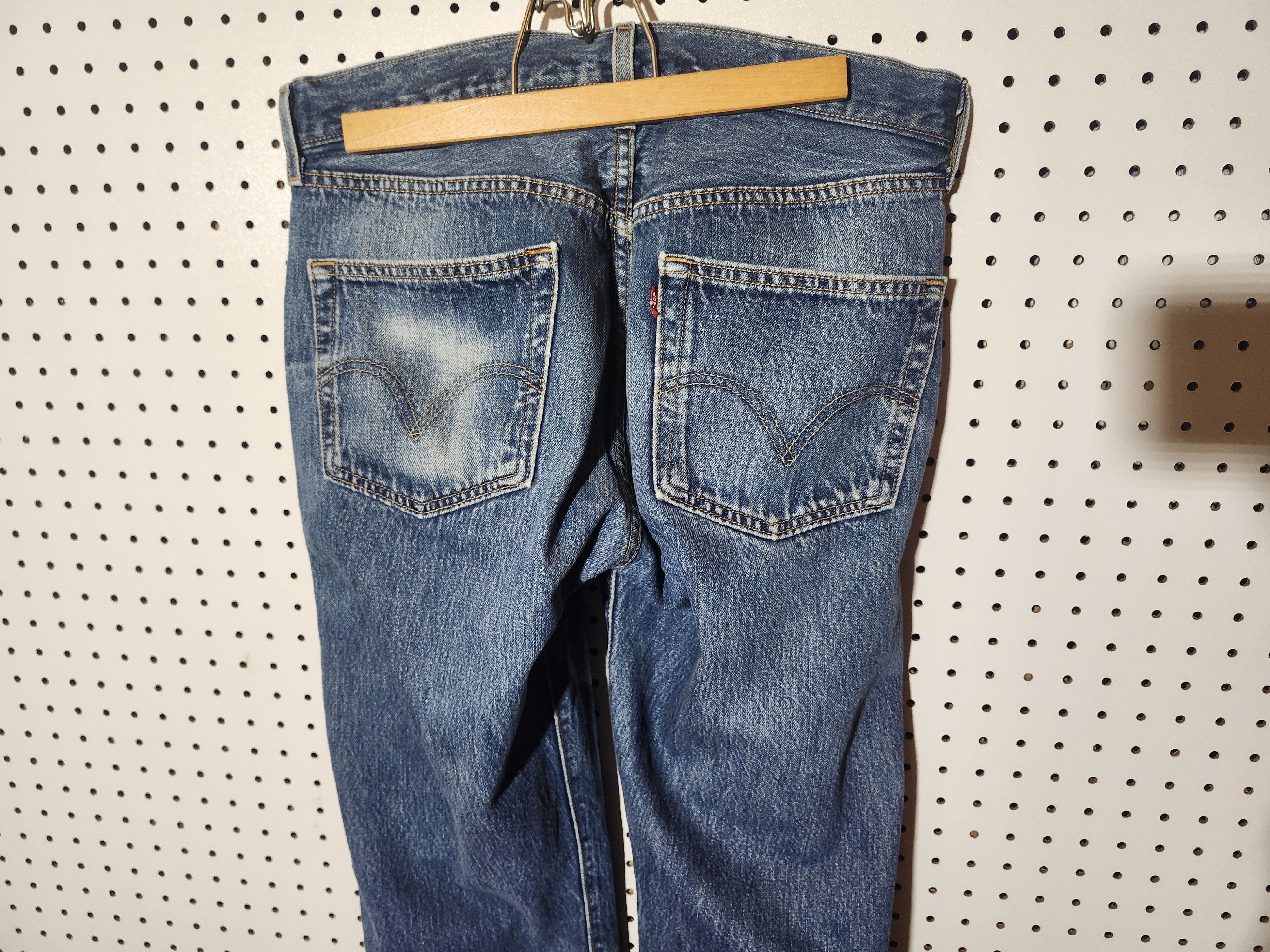Levi's Vintage Clothing Levis 501 Jeans-Faded/Distressed Size US 34 / EU 50 - 2 Thumbnail