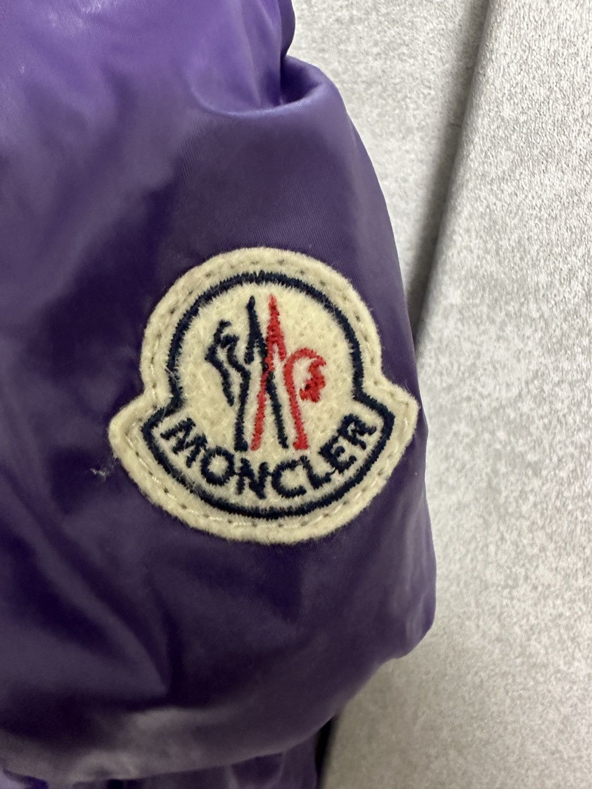 Moncler Moncler Down jacket vintage Size M / US 6-8 / IT 42-44 - 4 Thumbnail