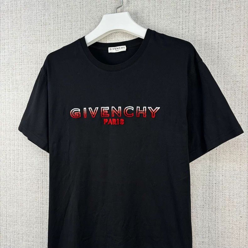 Givenchy Givenchy Gradient logo cotton short sleeve Size US XL / EU 56 / 4 - 2 Thumbnail