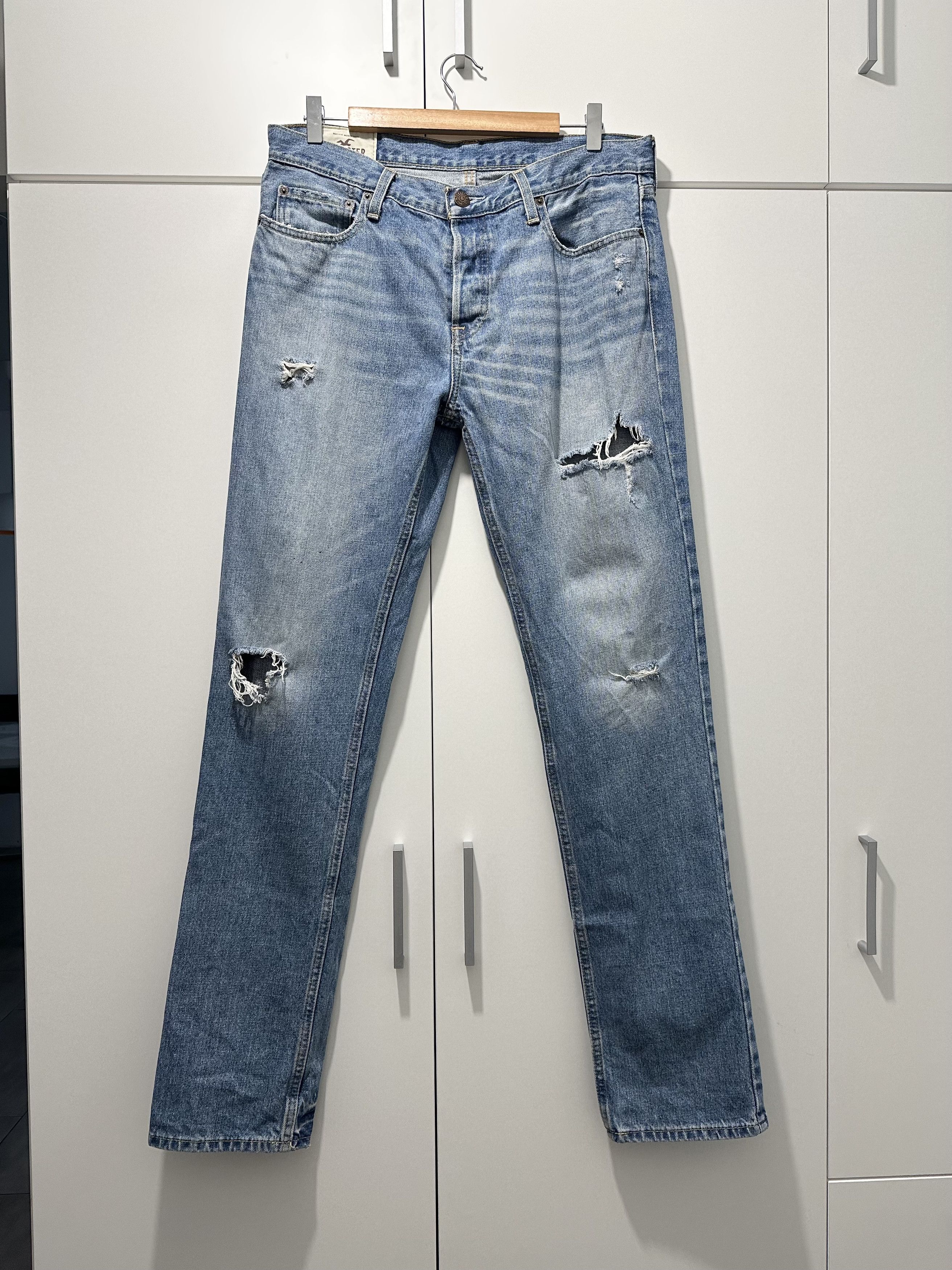Hollister Hollister Light Blue Distressed Denim Jeans 34x34 Size US 34 / EU 50 - 1 Thumbnail
