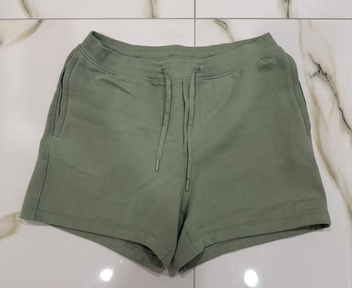 Lululemon Lululemon Sweat Shorts Green Size Large Size US 34 / EU 50 - 1 Thumbnail