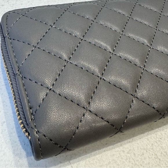 Badgley Mischka NWT BADGLEY MISCHKA DIAMOND QUILTED GREY LONG WALLET Size ONE SIZE - 5 Thumbnail