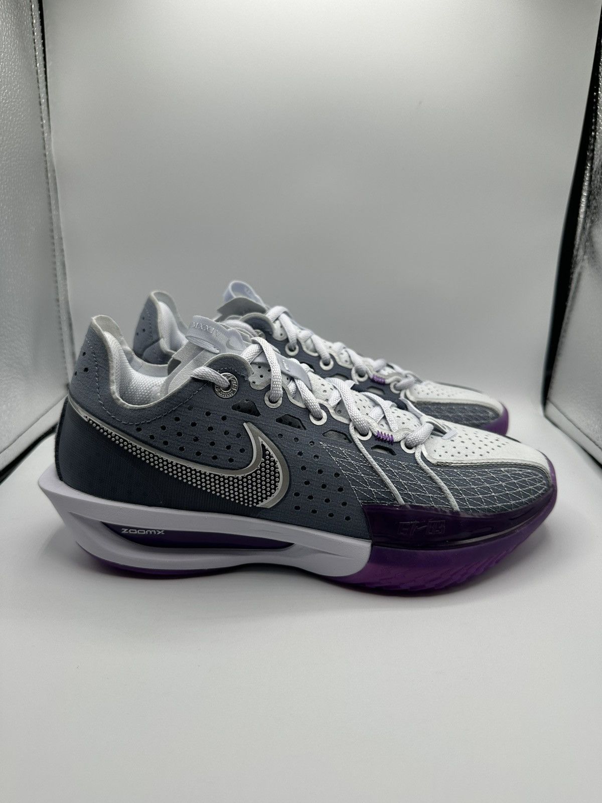 Nike Nike Air Zoom GT Cut 3 “Be True To Her School” size 6.5w Size US 6.5 / IT 36.5 - 3 Thumbnail