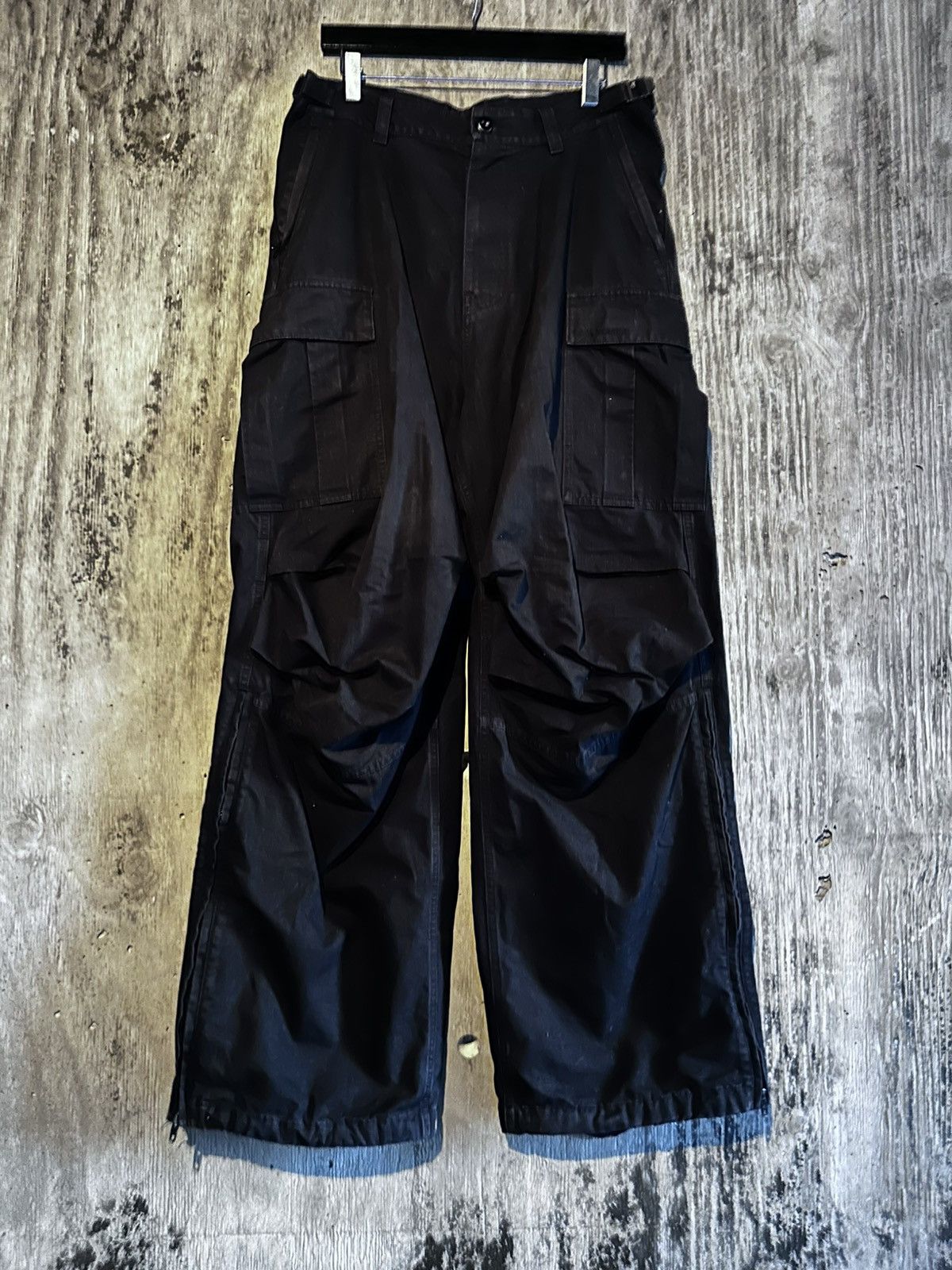 Balenciaga BALENCIAGA PULLED FLARE CARGOS AW22 Size US 32 / EU 48 - 1 Thumbnail