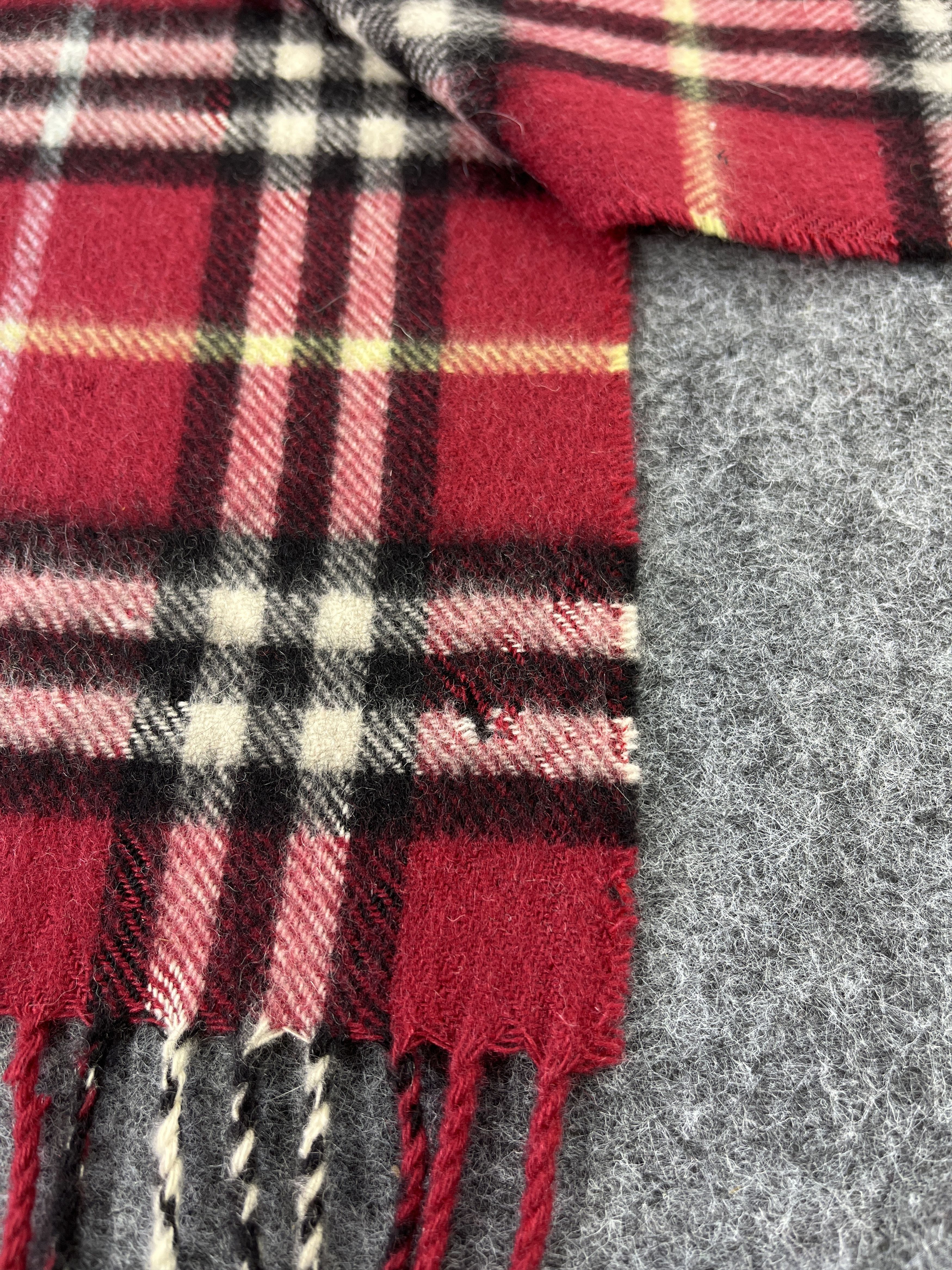 Burberry Burberry Scarf / Muffler / Neckwear - T127 Size ONE SIZE - 6 Thumbnail