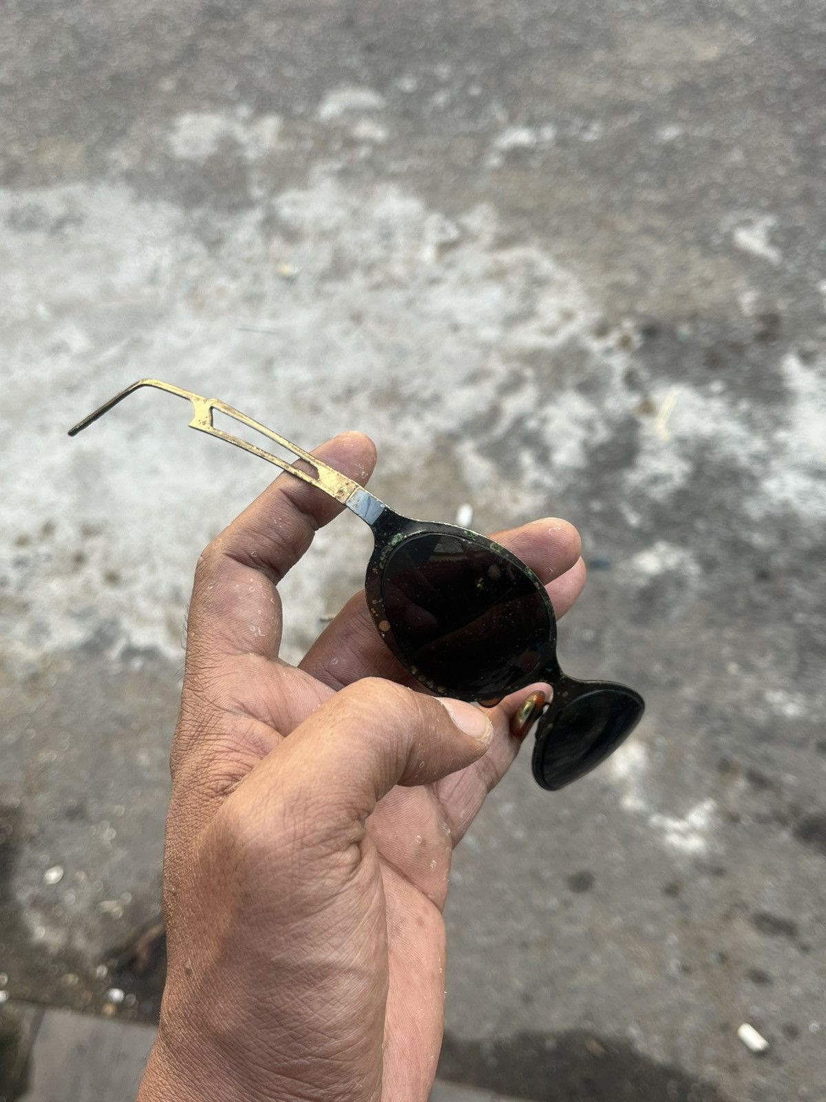 Japanese Brand Vintage 80s Avant-Garde Oval Sunglasses — Metal Frame. Size ONE SIZE - 14 Thumbnail