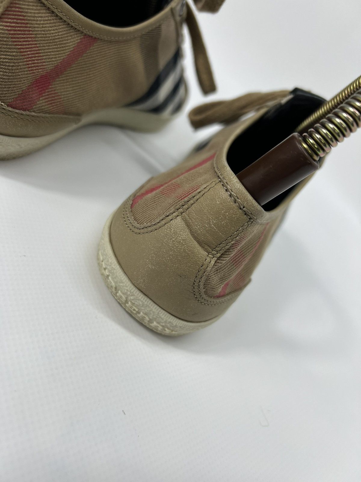 Burberry Vintage luxury Burberry Nova Check Sneaker Shoes Size 40 Size US 10 / IT 40 - 13 Thumbnail