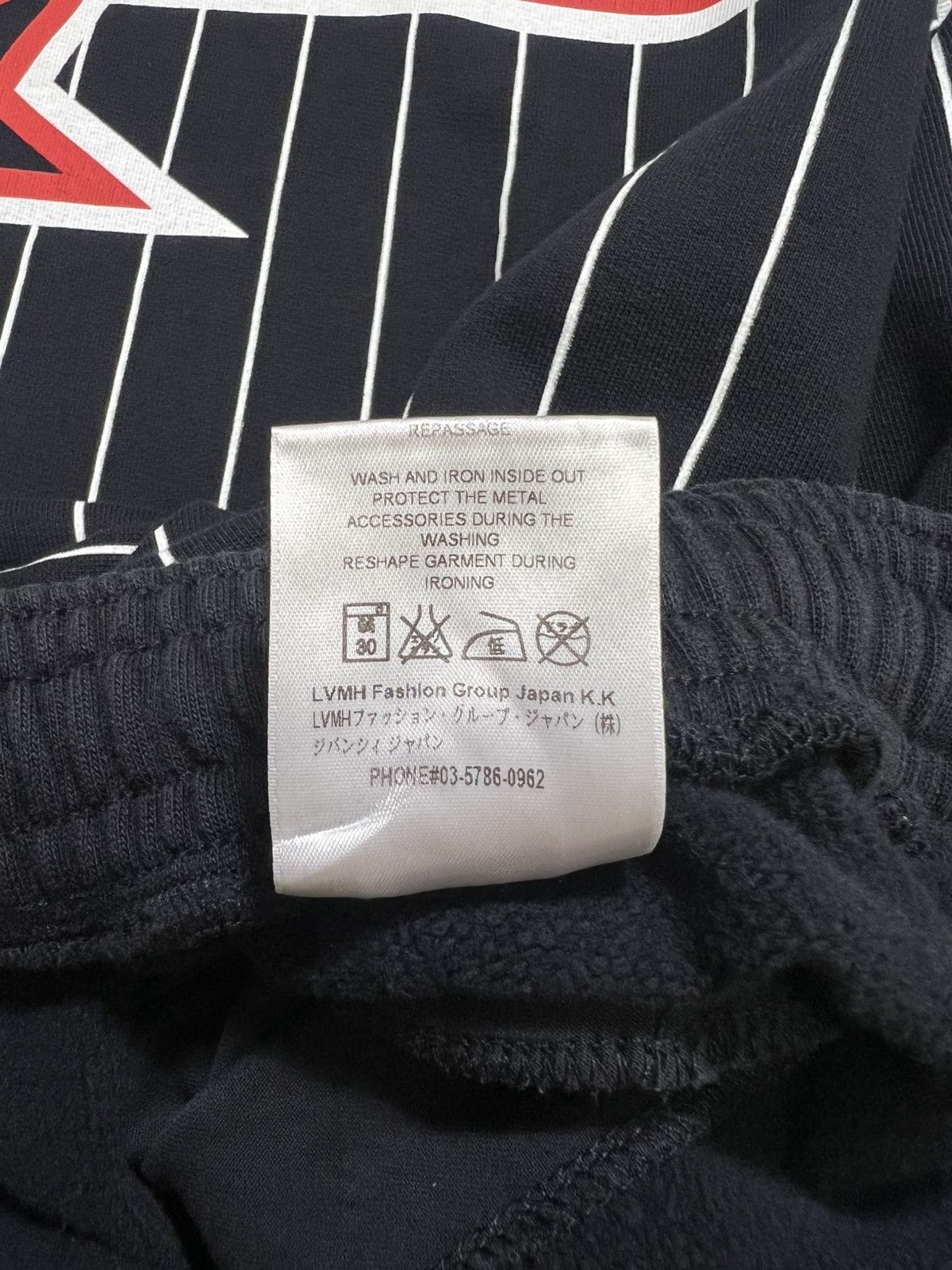 Givenchy Givenchy - Stars Stripe Sweatshorts Size US 30 / EU 46 - 16 Thumbnail