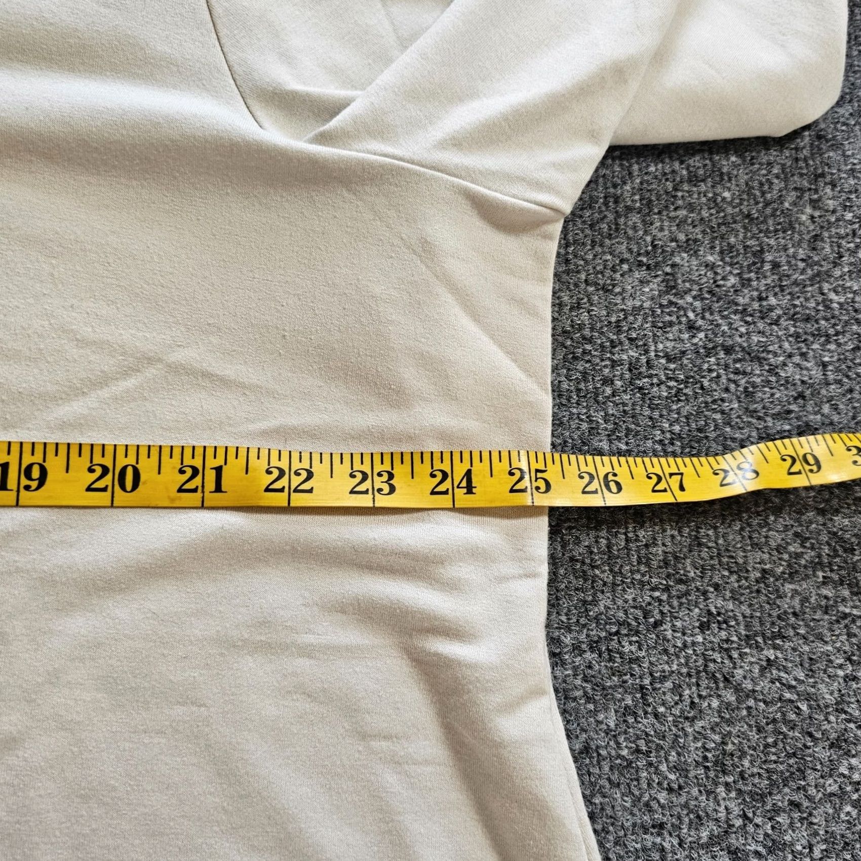 Vintage LOGO by Lori Goldstein Top Women 2X Beige V-Neck Stretch Casual Basic Layer Comfort Shirt Plus Size Women"} Size XXL / US 16-18 / IT 52-54 - 5 Thumbnail