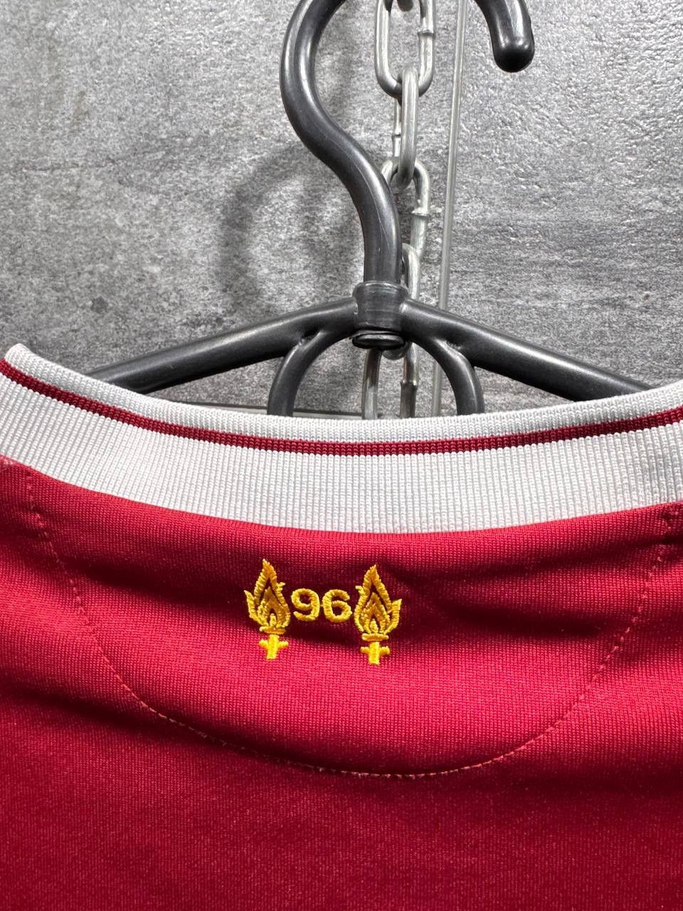 New Balance LIVERPOOL 2017/2018 HOME FOOTBALL SHIRT NEW BALANCE JERSEY Size US M / EU 48-50 / 2 - 18 Thumbnail