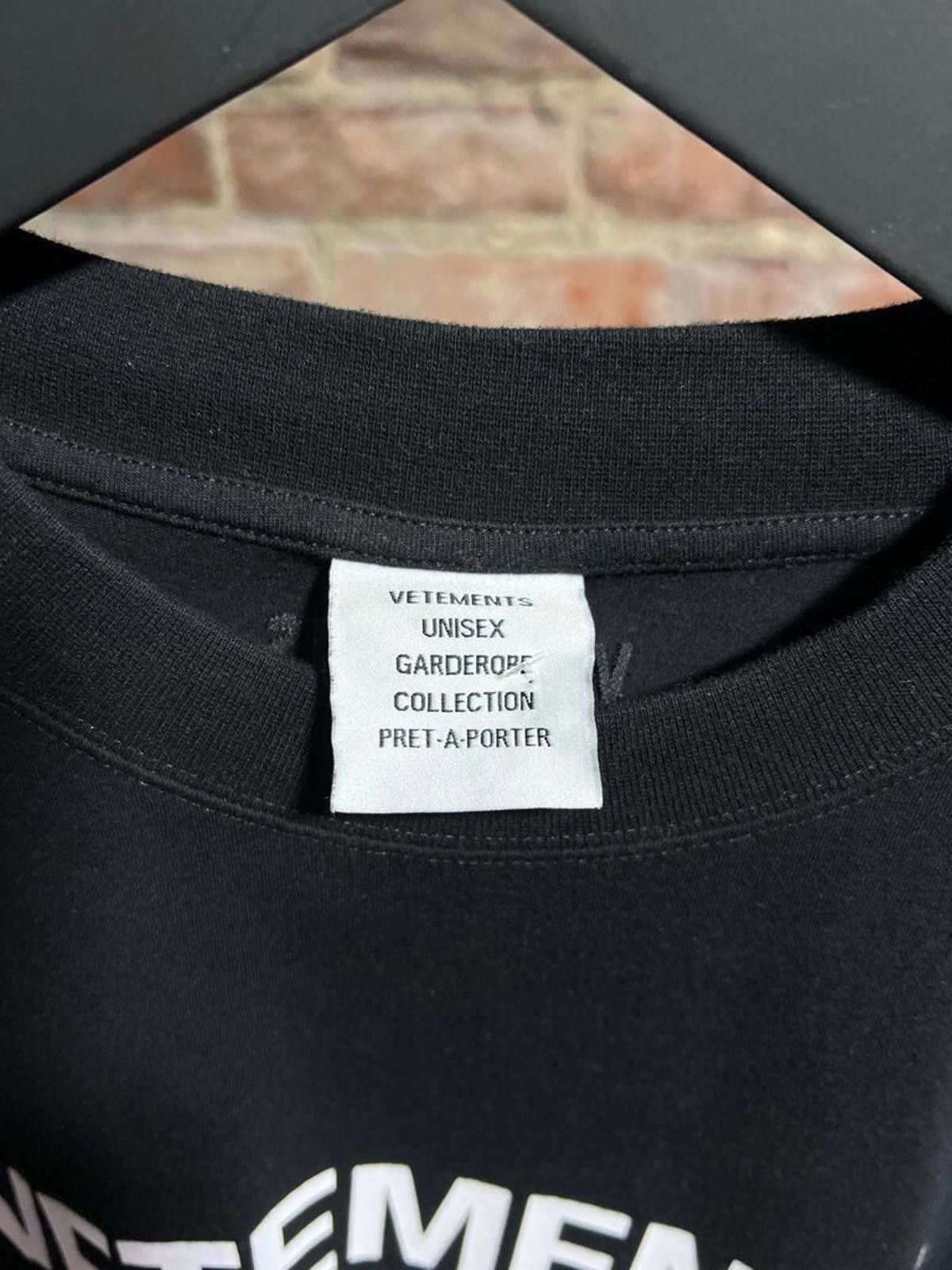 Vetements Vetements Black Translation Logo T-shirt Sz. XS Size US XS / EU 42 / 0 - 3 Thumbnail