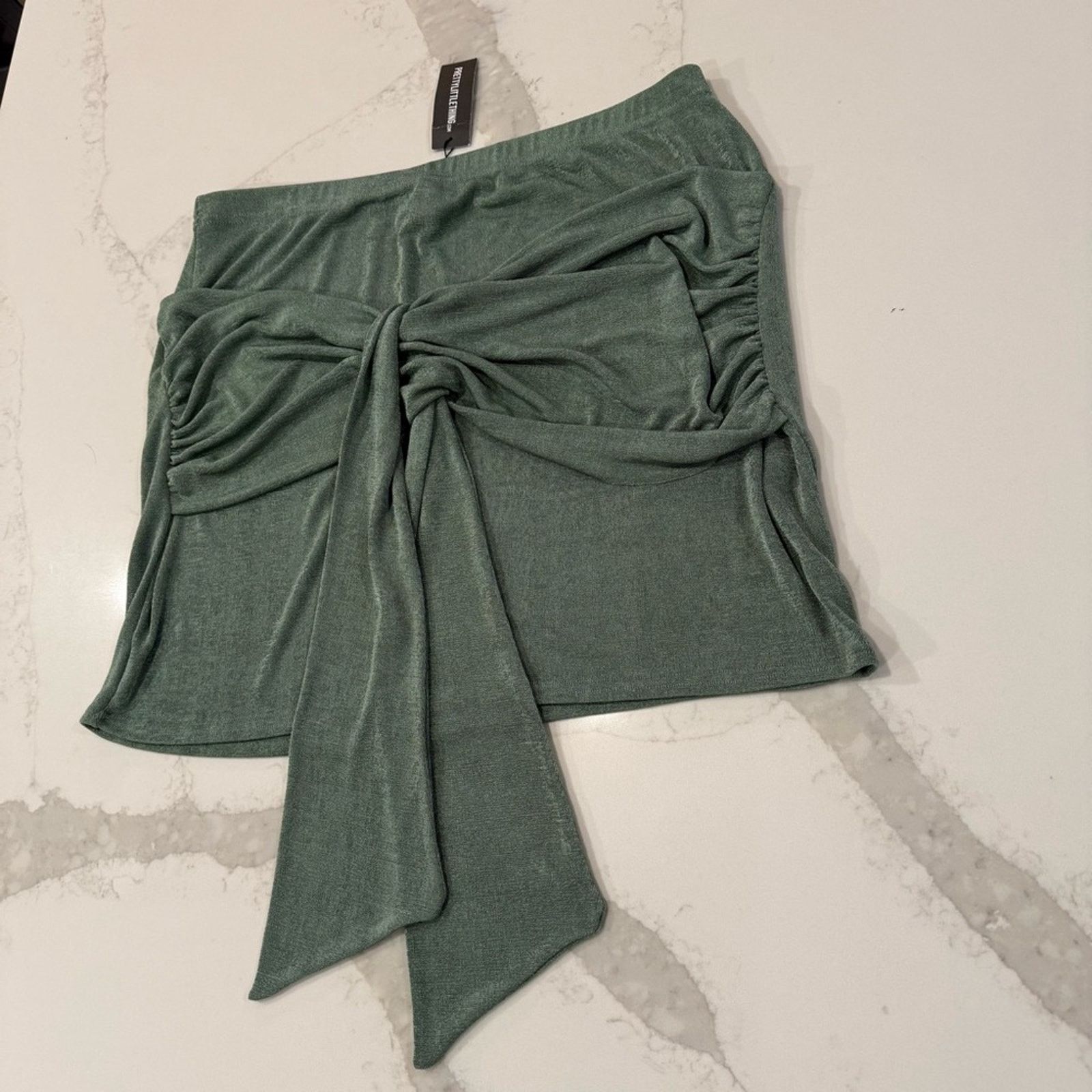 PrettyLittleThing Pretty Little Thing NWT Slinky Drape Mini Skirt Women’s 18 Size 40" / US 18 - 4 Thumbnail