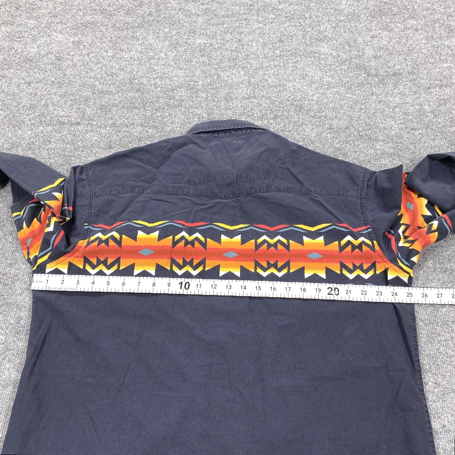 Vintage VINTAGE Rustler Shirt Mens XL Blue Geometric Long Sleeve Button Up Aztec Western Size US XL / EU 56 / 4 - 5 Thumbnail