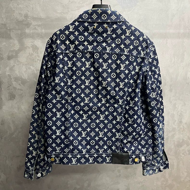Louis Vuitton Louis Vuitton Blue full version logo presbyopic single-brea Size US L / EU 52-54 / 3 - 6 Thumbnail