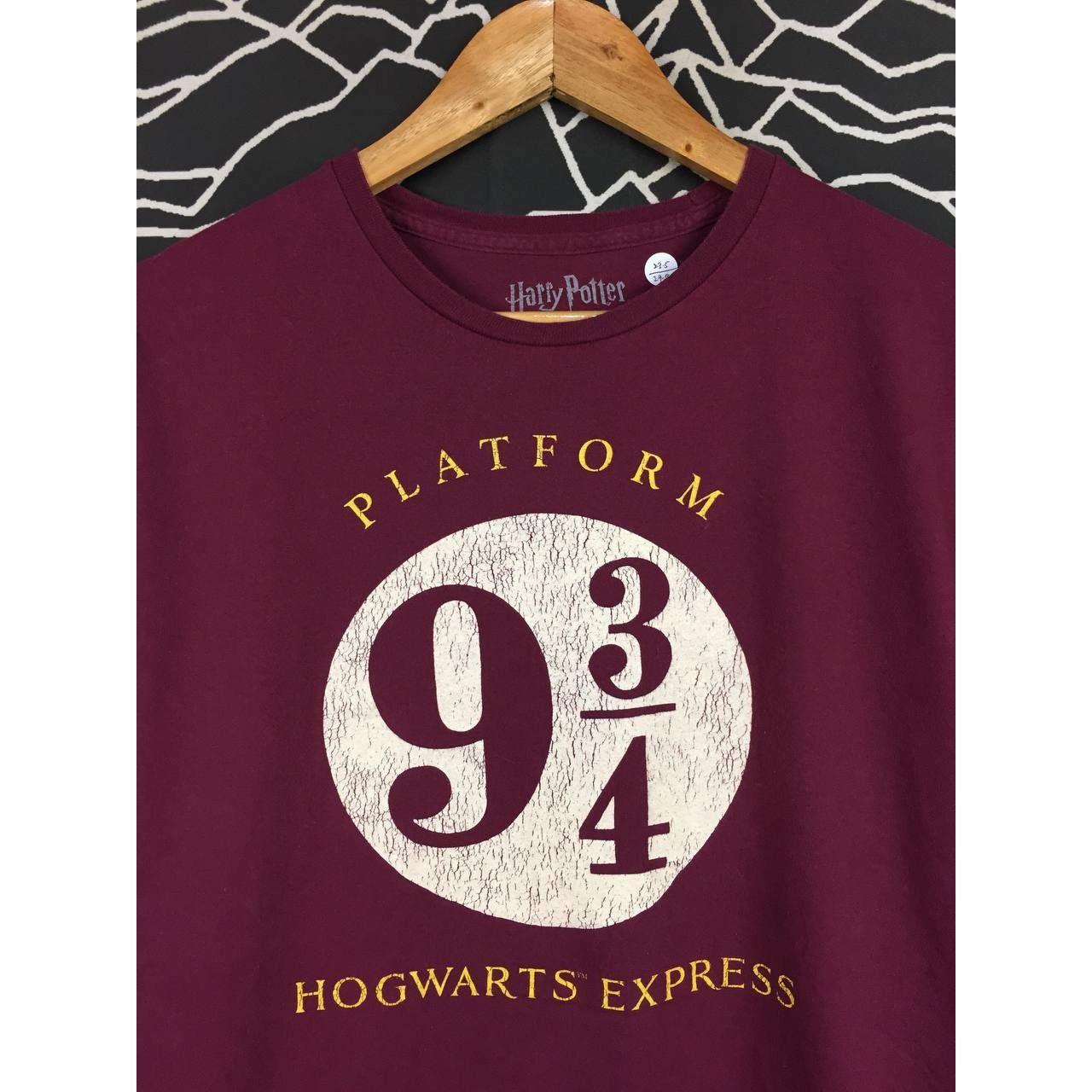 Vintage Harry Potter Platform 9 3/4 Hogwarts Express Movie Tee Size US XL / EU 56 / 4 - 3 Thumbnail