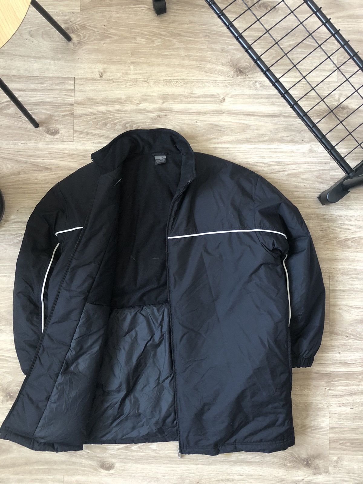 Vintage Vintage Nike Y2K Soccer Puffer Coach Jacket Size US L / EU 52-54 / 3 - 4 Thumbnail
