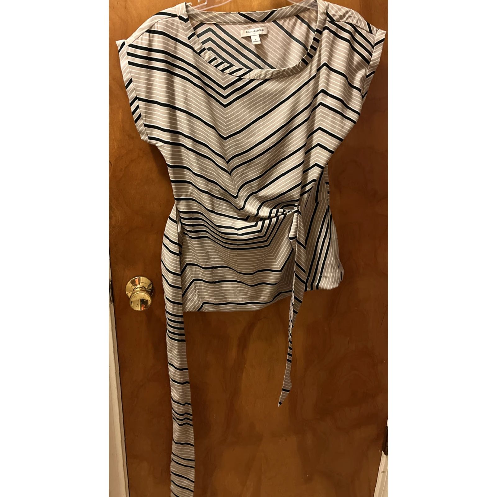 Banana Republic Banana Republic Womens Small Tie In Front Scarves Beige & Black Stripe Blouse Size S / US 4 / IT 40 - 5 Thumbnail