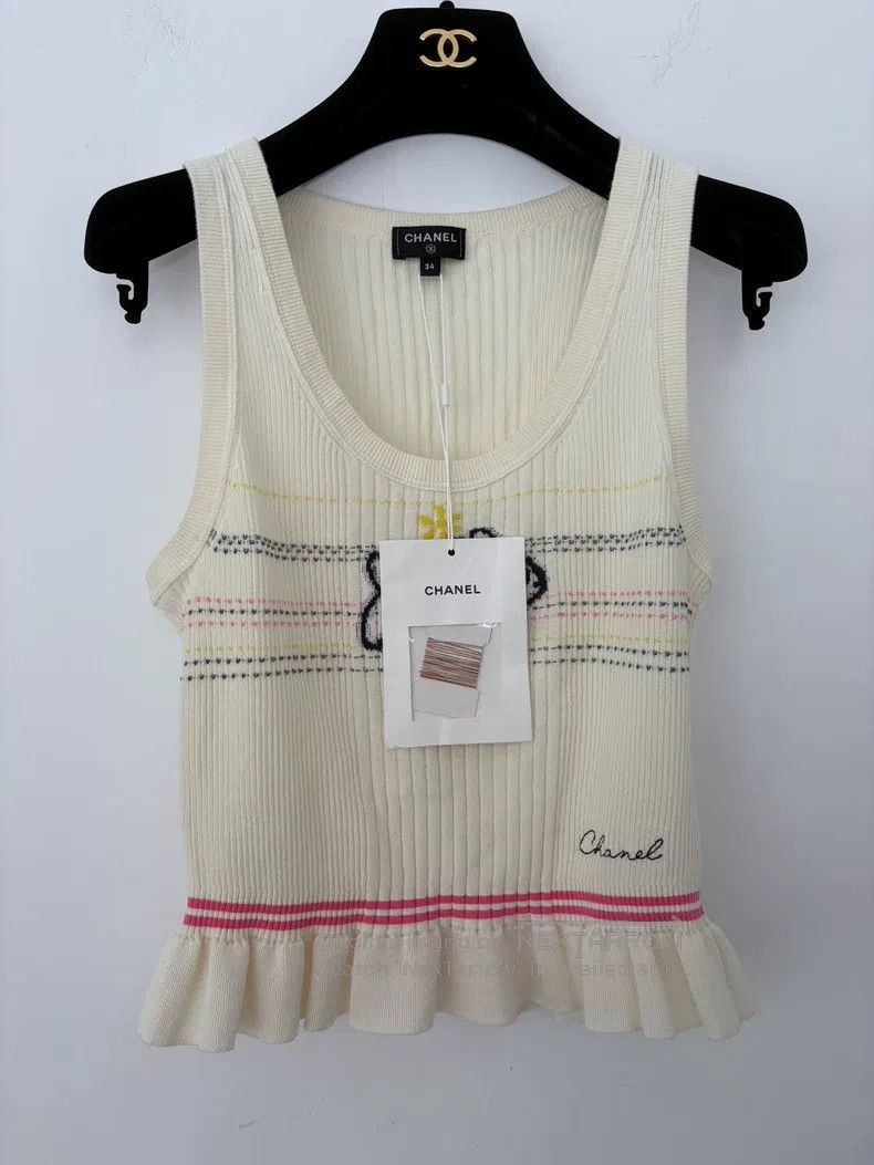 Chanel Chanel Beige little fish knitted vest Size XXS / US 00 / IT 34 - 2 Thumbnail