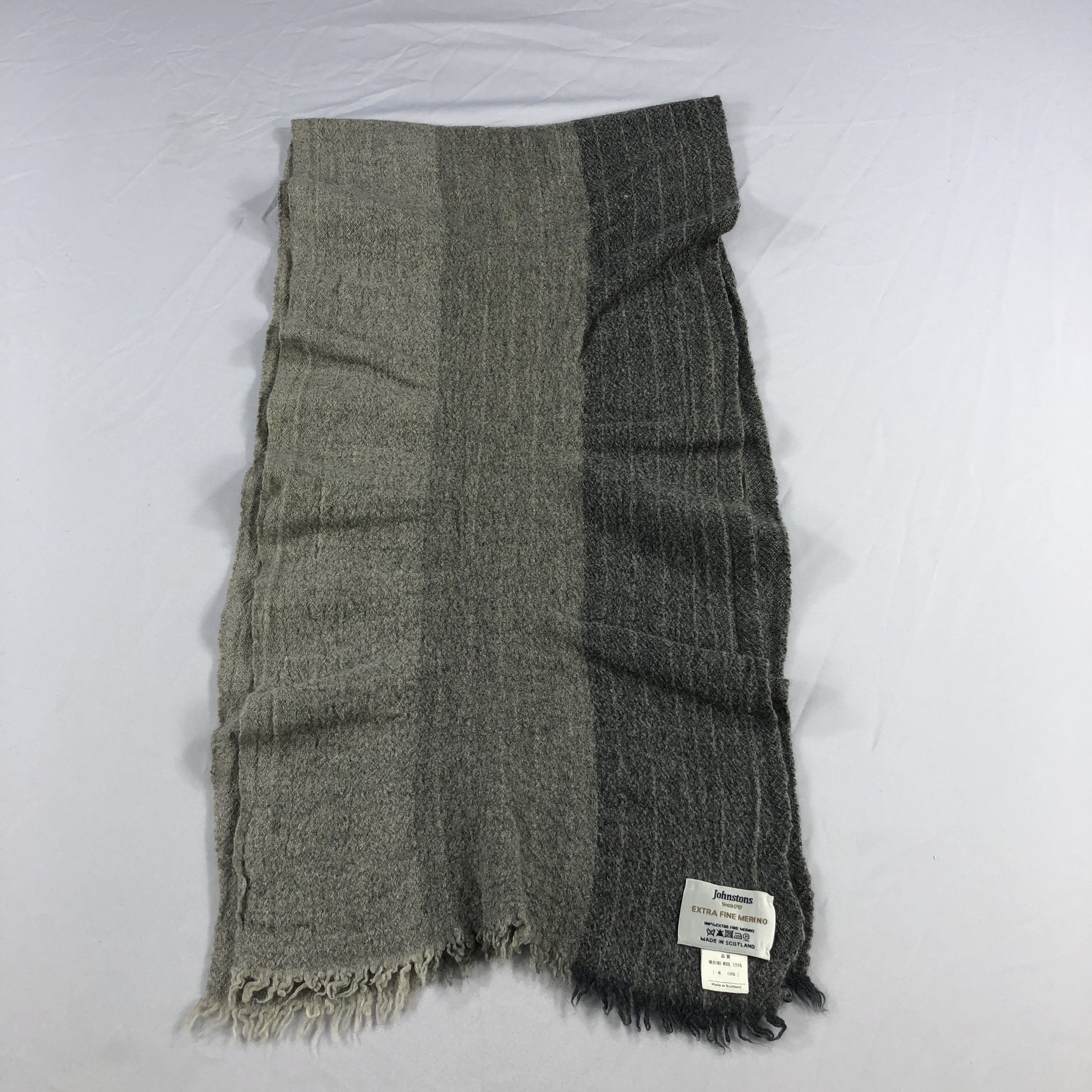 Johnstons Of Elgin Johnstons Merino Scarf Muffler V1045 Size ONE SIZE - 2 Thumbnail