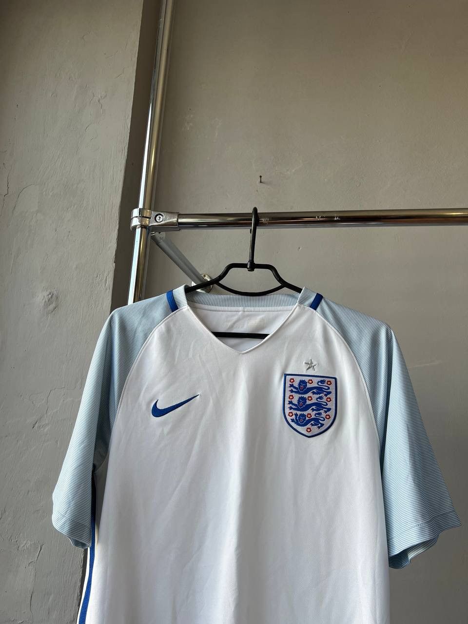 Nike 2016/17 ENGLAND TEAM HOME SOCCER JERSEY FOOTBALL SHIRT NIKE Size US M / EU 48-50 / 2 - 4 Thumbnail
