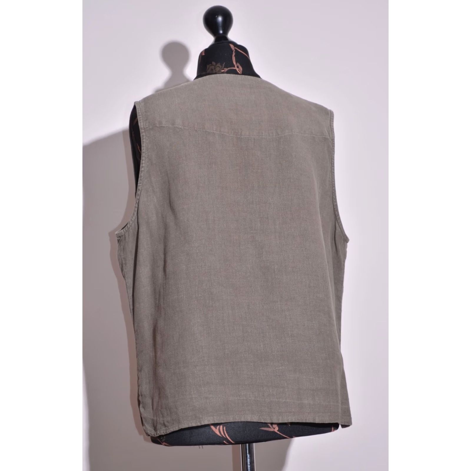 Vintage Deerberg by OSKA Womens Linen Waistcoat Vest Pearl Button with Pockets XL Khaki Linen Waistcoat Womens XL Khaki Pockets Pearl Button OSKA Deerberg Size XL / US 12-14 / IT 48-50 - 4 Thumbnail