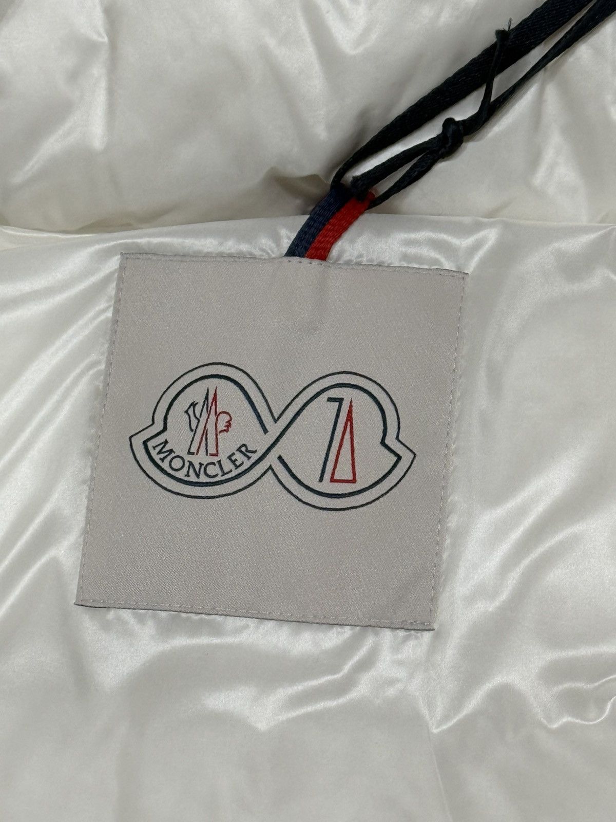 Moncler Moncler maya 70th white Size US L / EU 52-54 / 3 - 5 Thumbnail