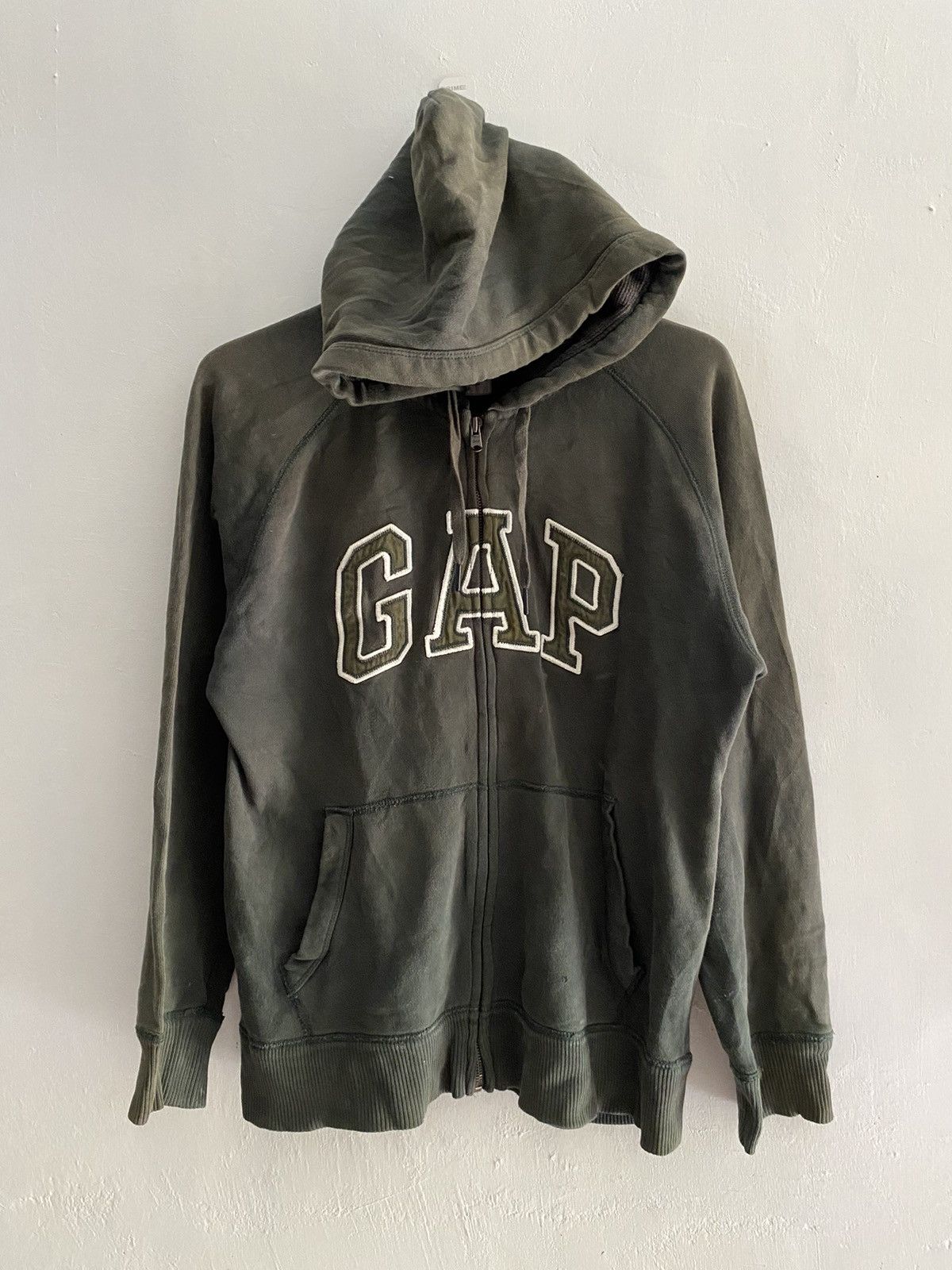 Gap × Vintage 2000s gap distressed big logo hoodie kanye west style Size US M / EU 48-50 / 2 - 2 Thumbnail