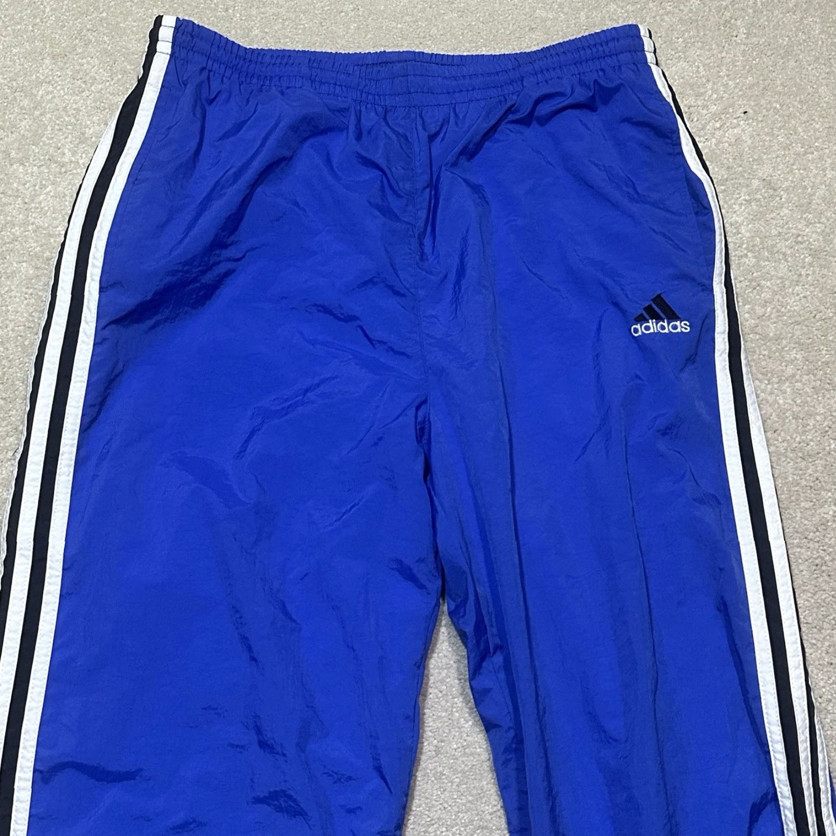 Adidas VINTAGE Adidas Nylon Glanz Soccer Pants Mens Small Blue Lined RN 8837 00411 Size US 29 - 3 Thumbnail