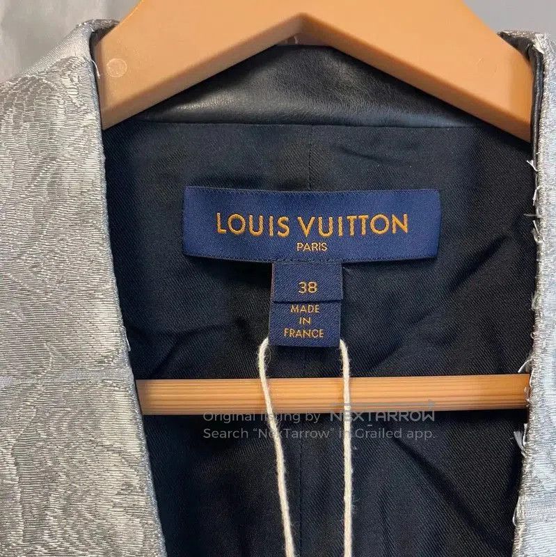 Louis Vuitton Louis Vuitton Silver Nylon Women's Jacket . Size M / US 6-8 / IT 42-44 - 4 Thumbnail