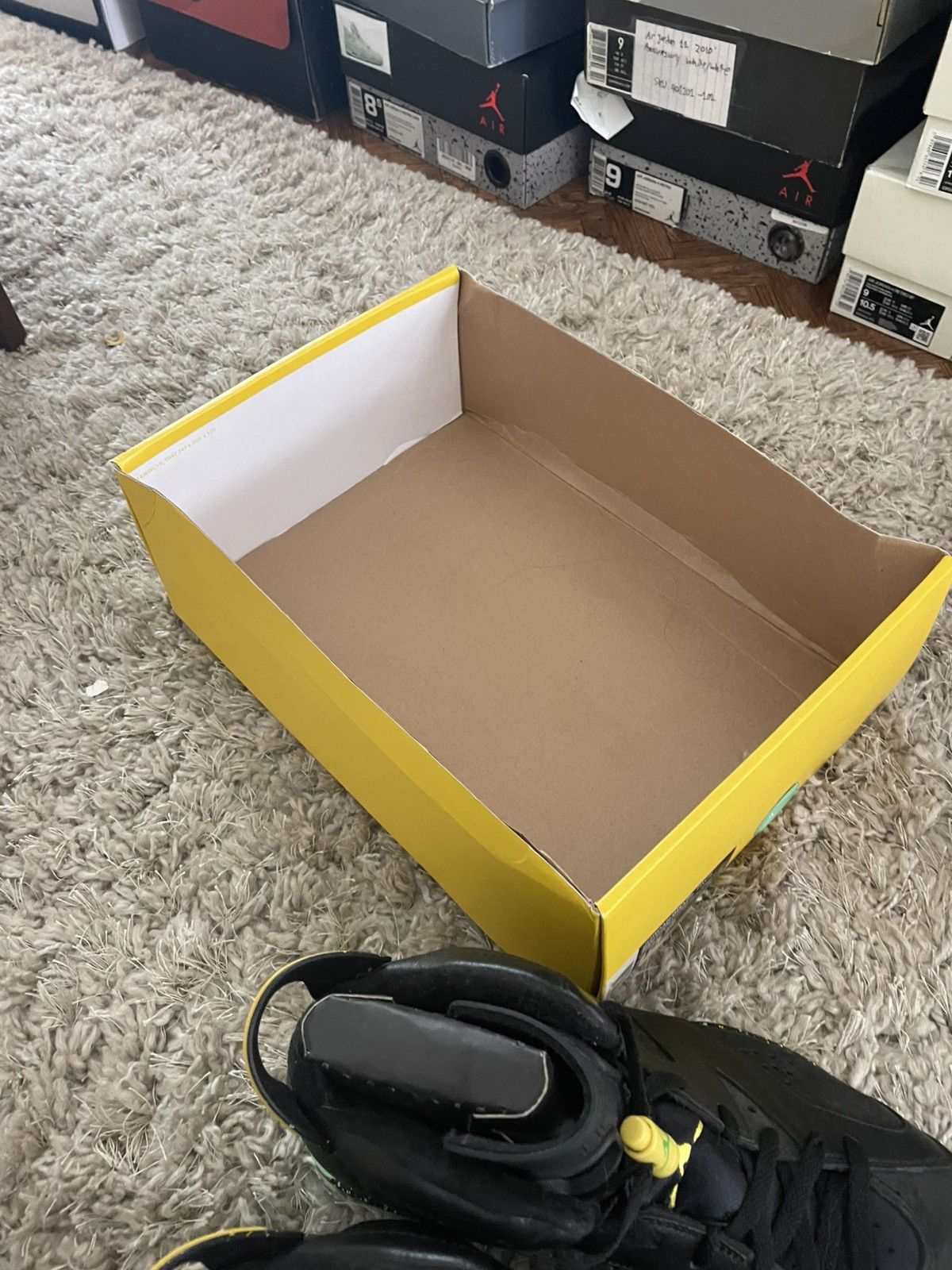 Jordan Brand Jordan 6 Brazil Pack Size US 10.5 / EU 43-44 - 12 Thumbnail