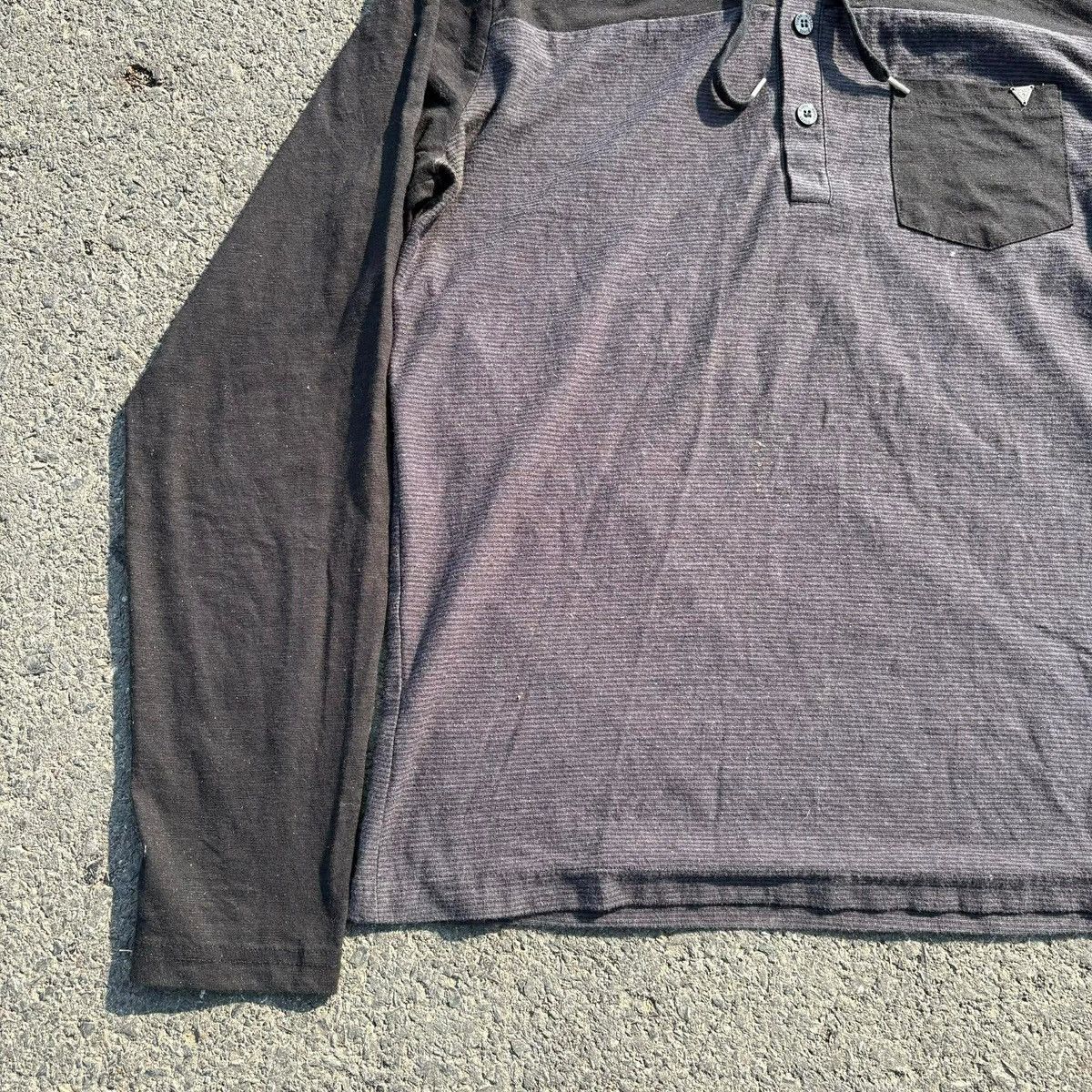 Guess Guess - Long Sleeve Hoodie - Men's Size US XS / EU 42 / 0 - 11 Thumbnail