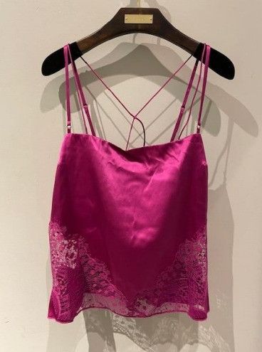 o1w1db10225 TS2044 Crop Top in Fuchsia