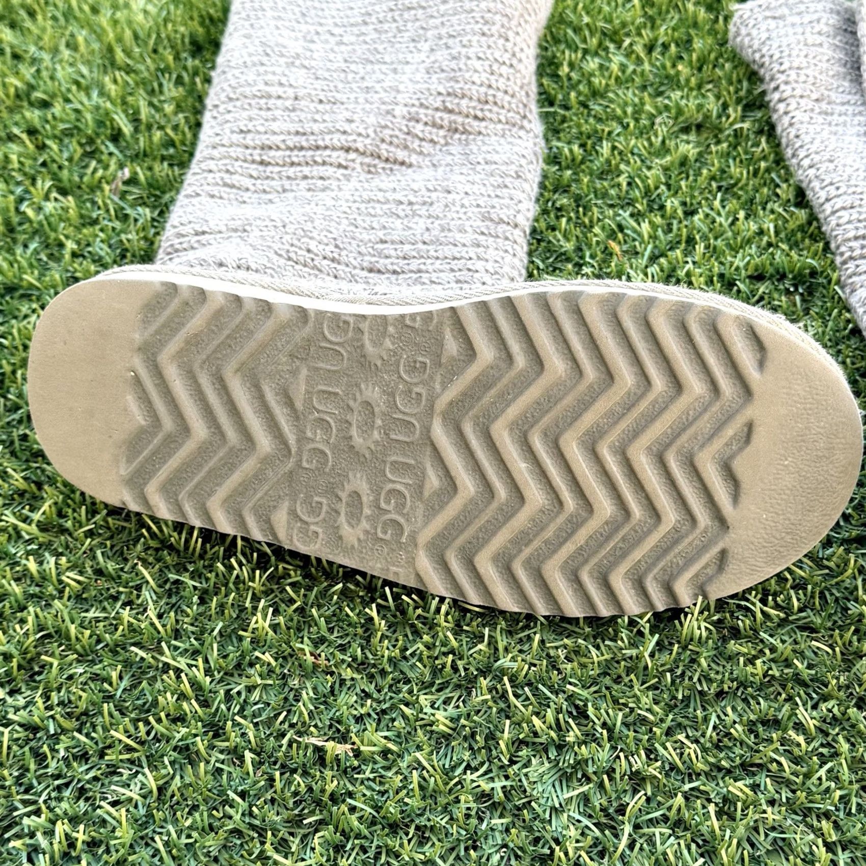 Ugg UGG Australia Cardy Boot Knit Mid-Calf Gray 8 M Womens Boots Casual Fall Winter 80s? Size M / US 6-8 / IT 42-44 - 5 Thumbnail