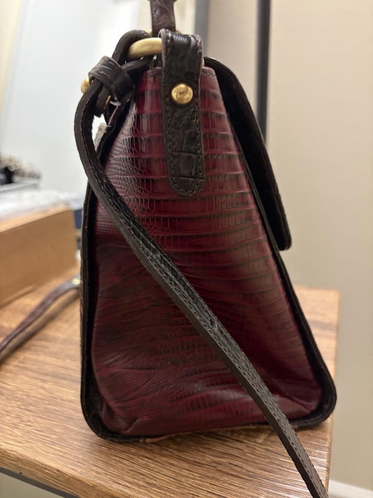 BRAHMIN Brahmin Red Leather Croc Print Buckle Flap Shoulder Handbag Size ONE SIZE - 6 Thumbnail