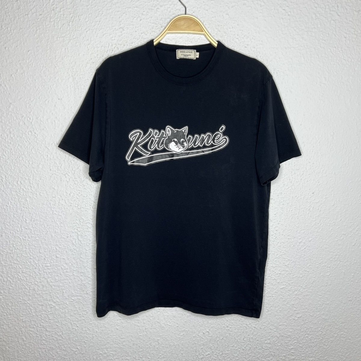 Designer × Maison Kitsune Maison Kitsune Tshirt Big Logo Fox Spellout Black Tshirt Tee Size US L / EU 52-54 / 3 - 1 Thumbnail
