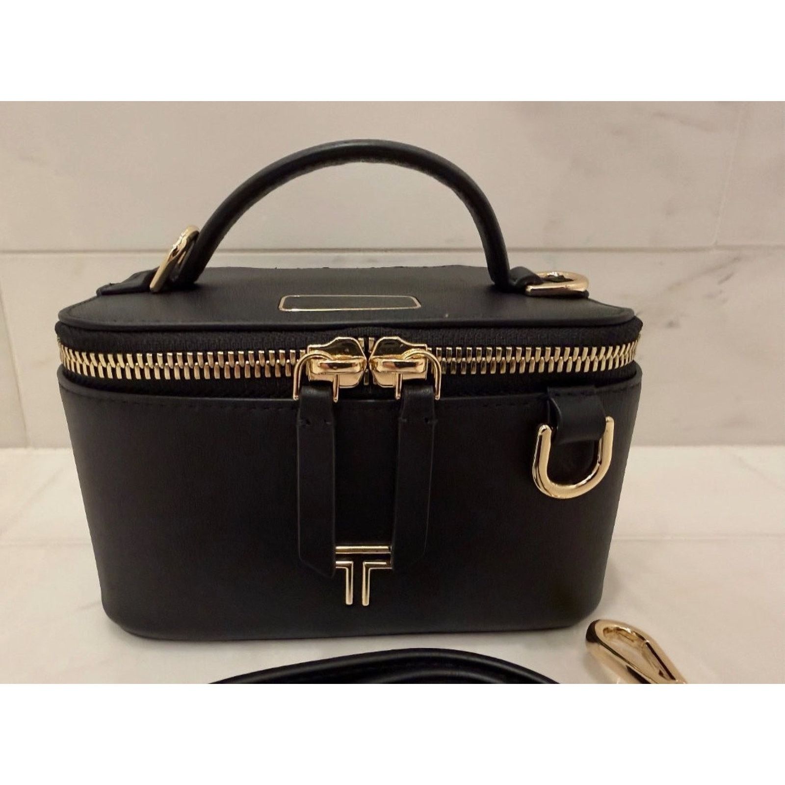 Tumi NWT Tumi Voyageur LEX Leather Train Case Crossbody Bag Size ONE SIZE - 2 Thumbnail